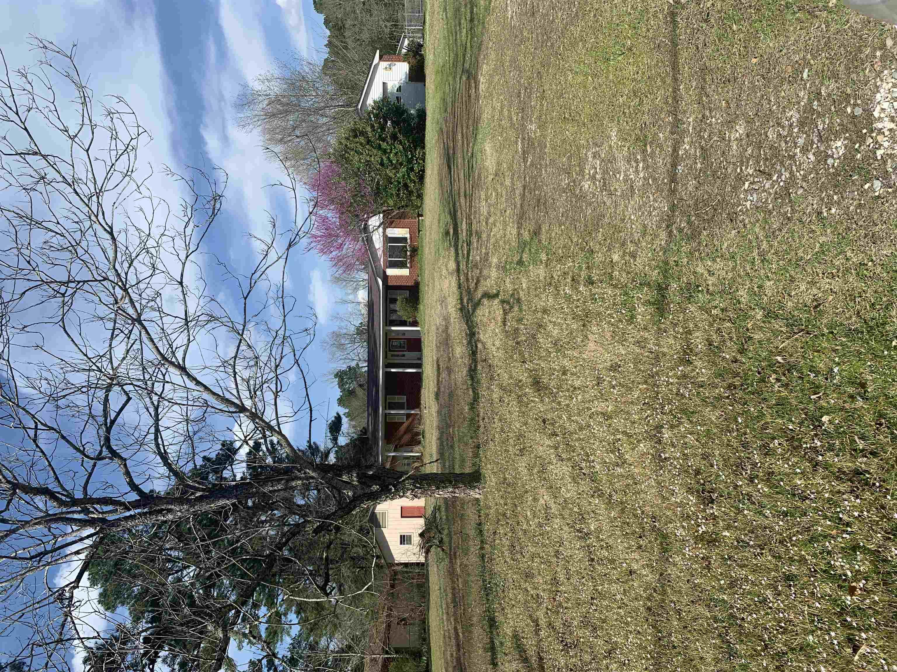 4 bedroom, 2 bath with shop. Tons of potential. All offers for this property must be submitted by the buyers' agent via Hubzu.com.  Home will be sold AS-IS