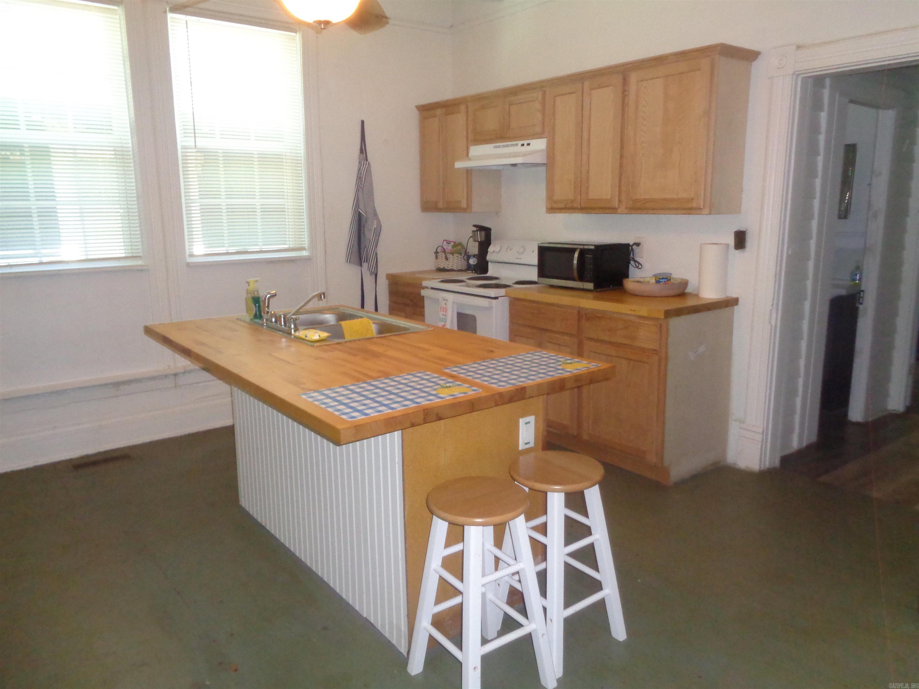 Weldon E Wrights - Residential