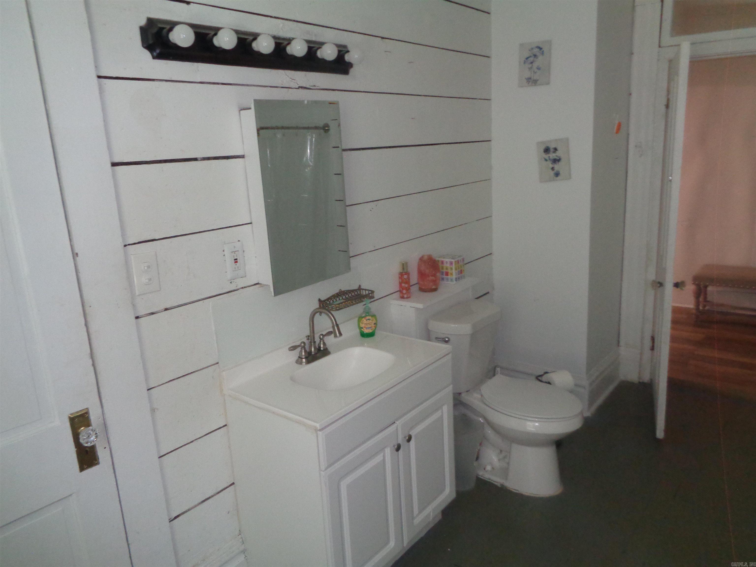 Weldon E Wrights - Residential
