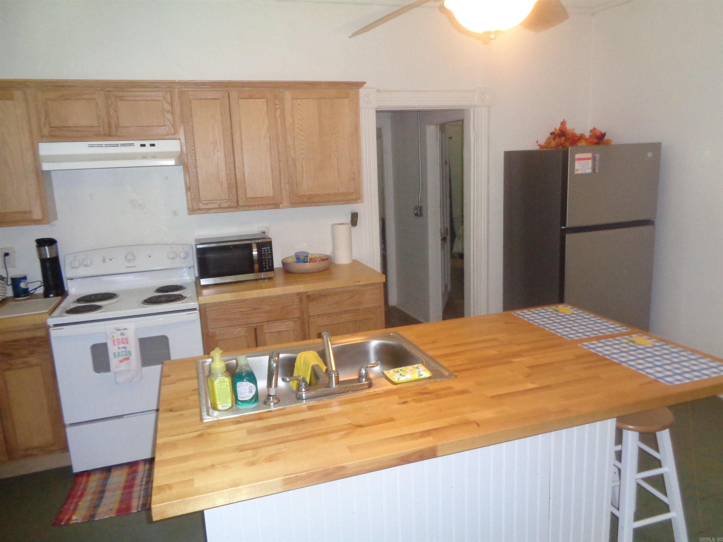 Weldon E Wrights - Residential