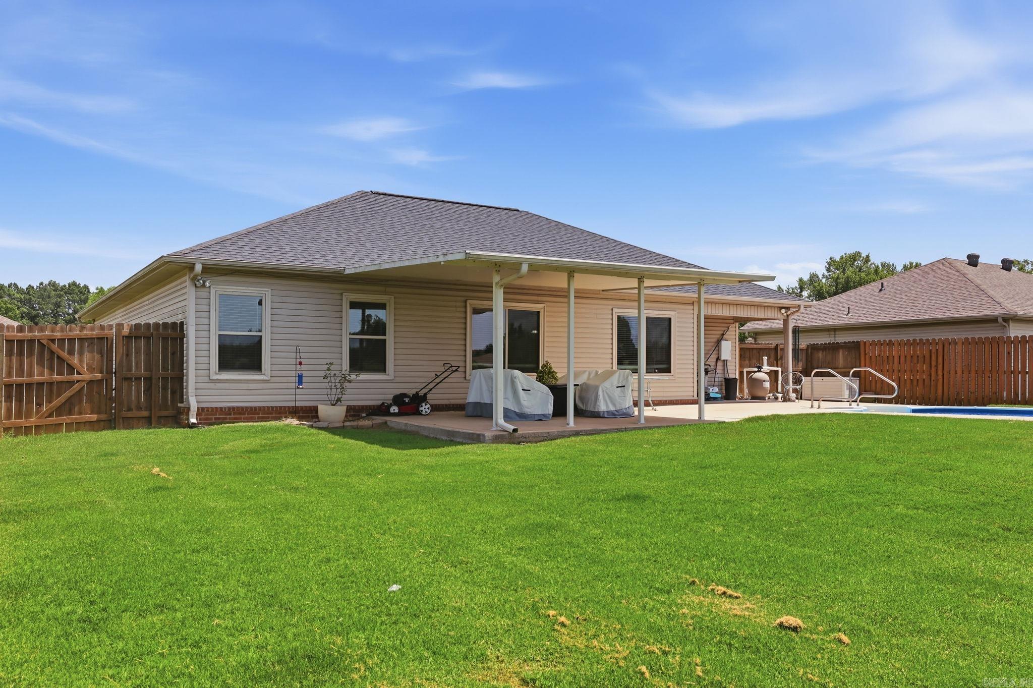 WILLOW LAKE - Residential