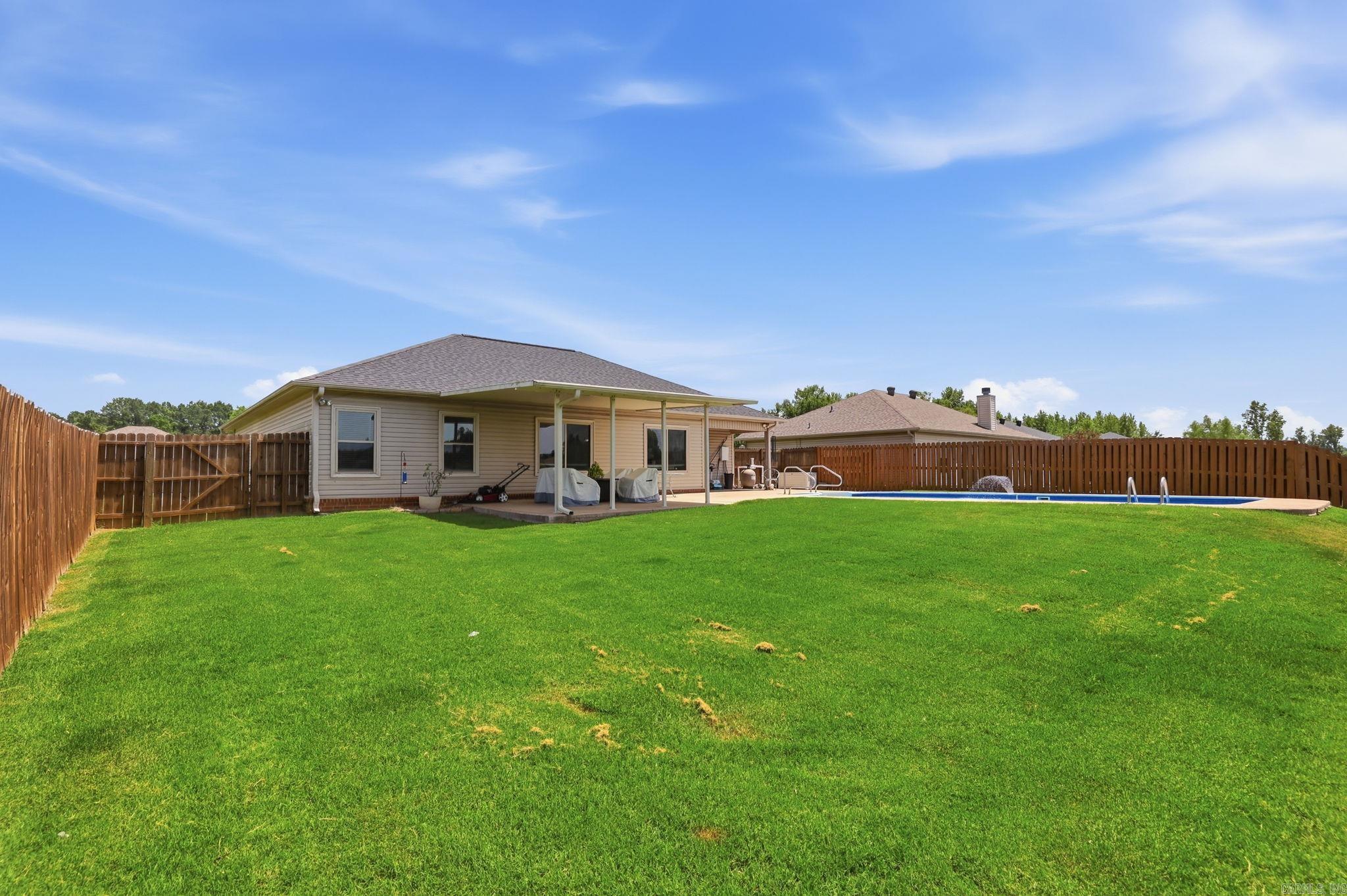 WILLOW LAKE - Residential