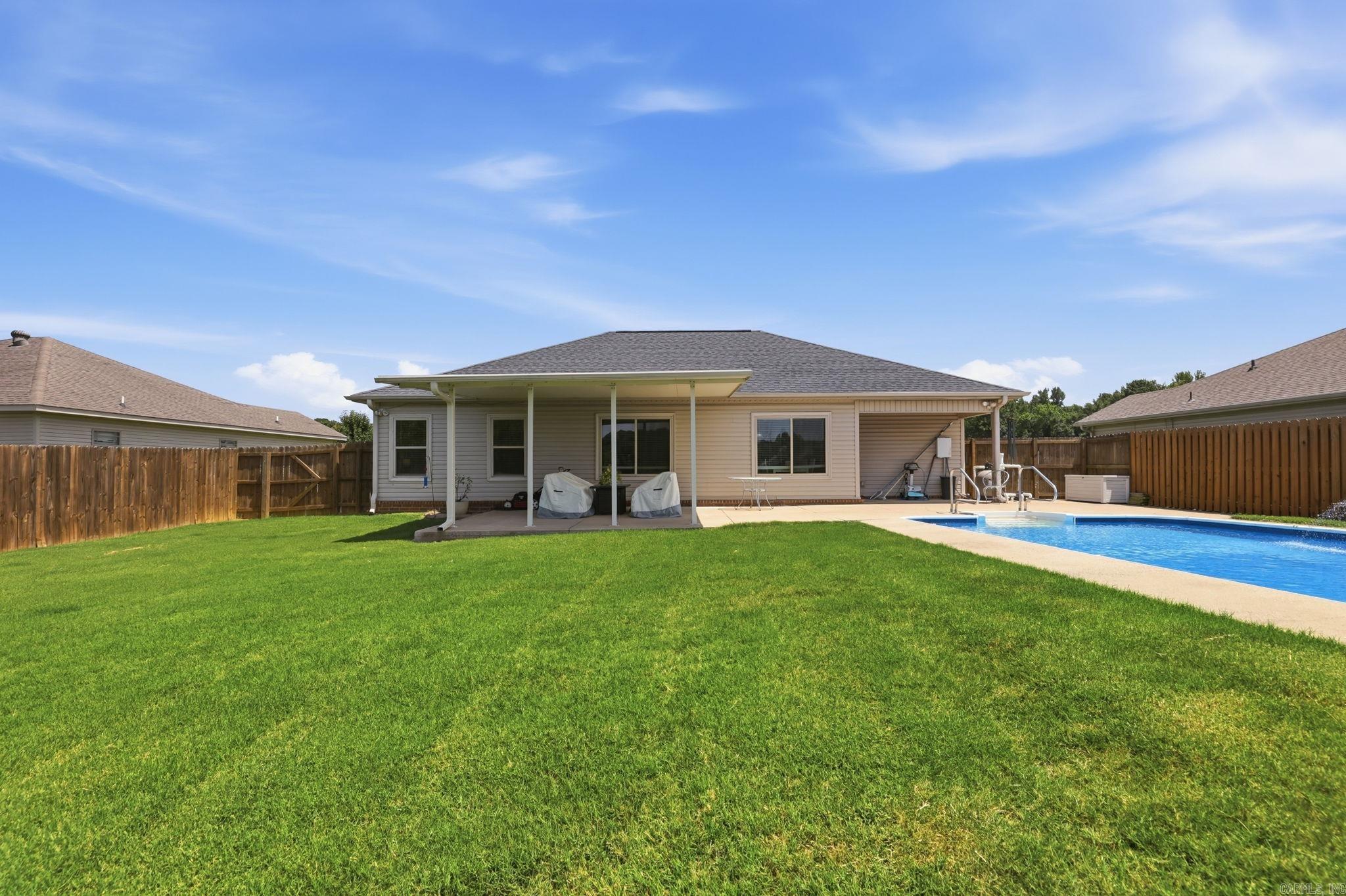 WILLOW LAKE - Residential