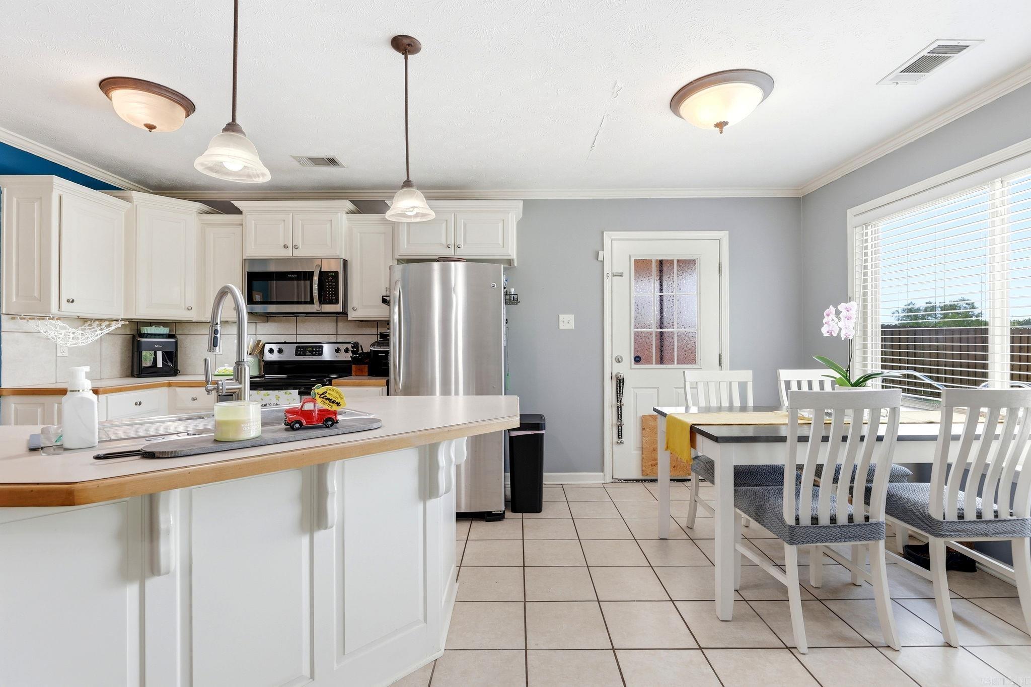 WILLOW LAKE - Residential