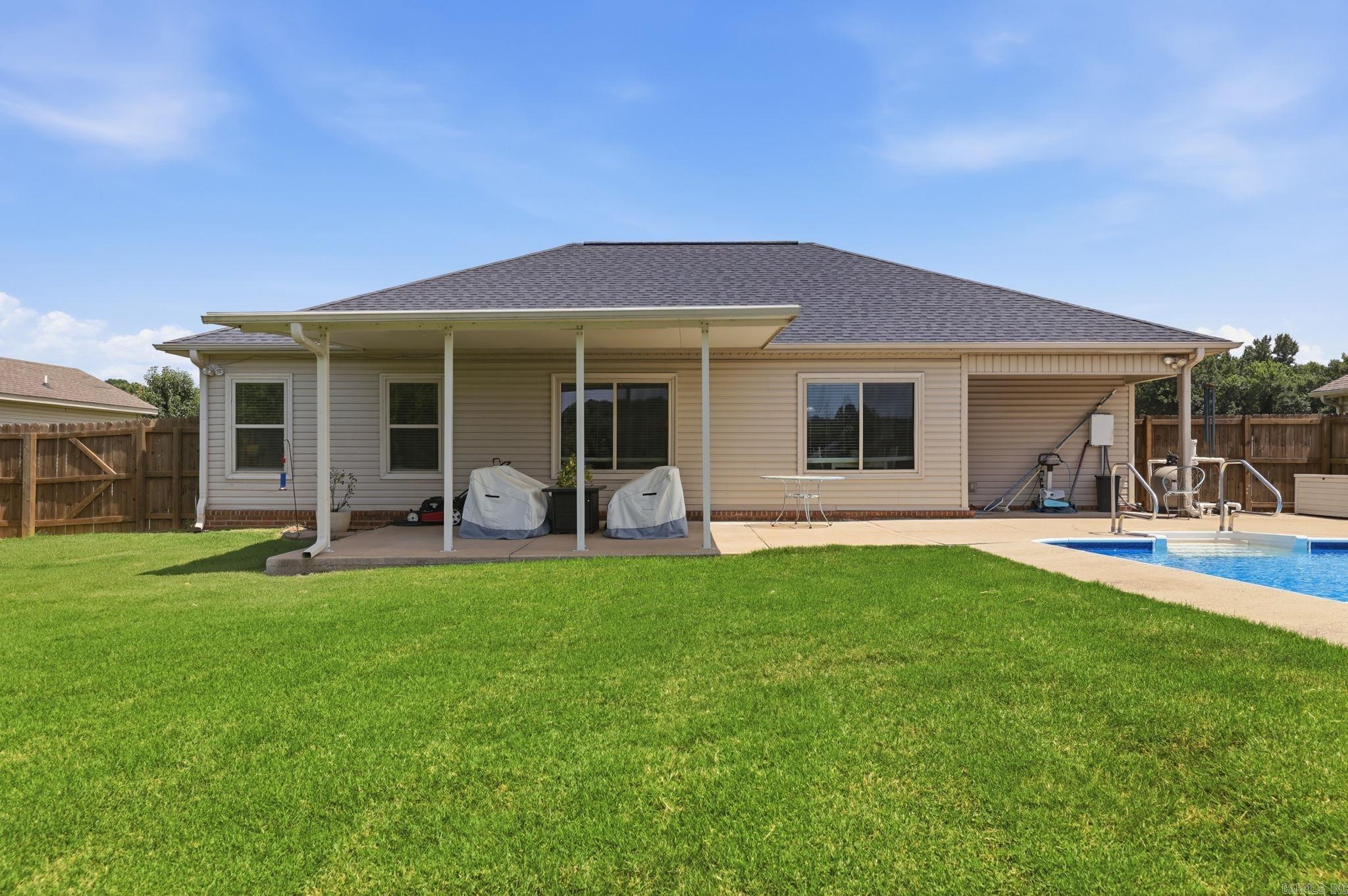 WILLOW LAKE - Residential