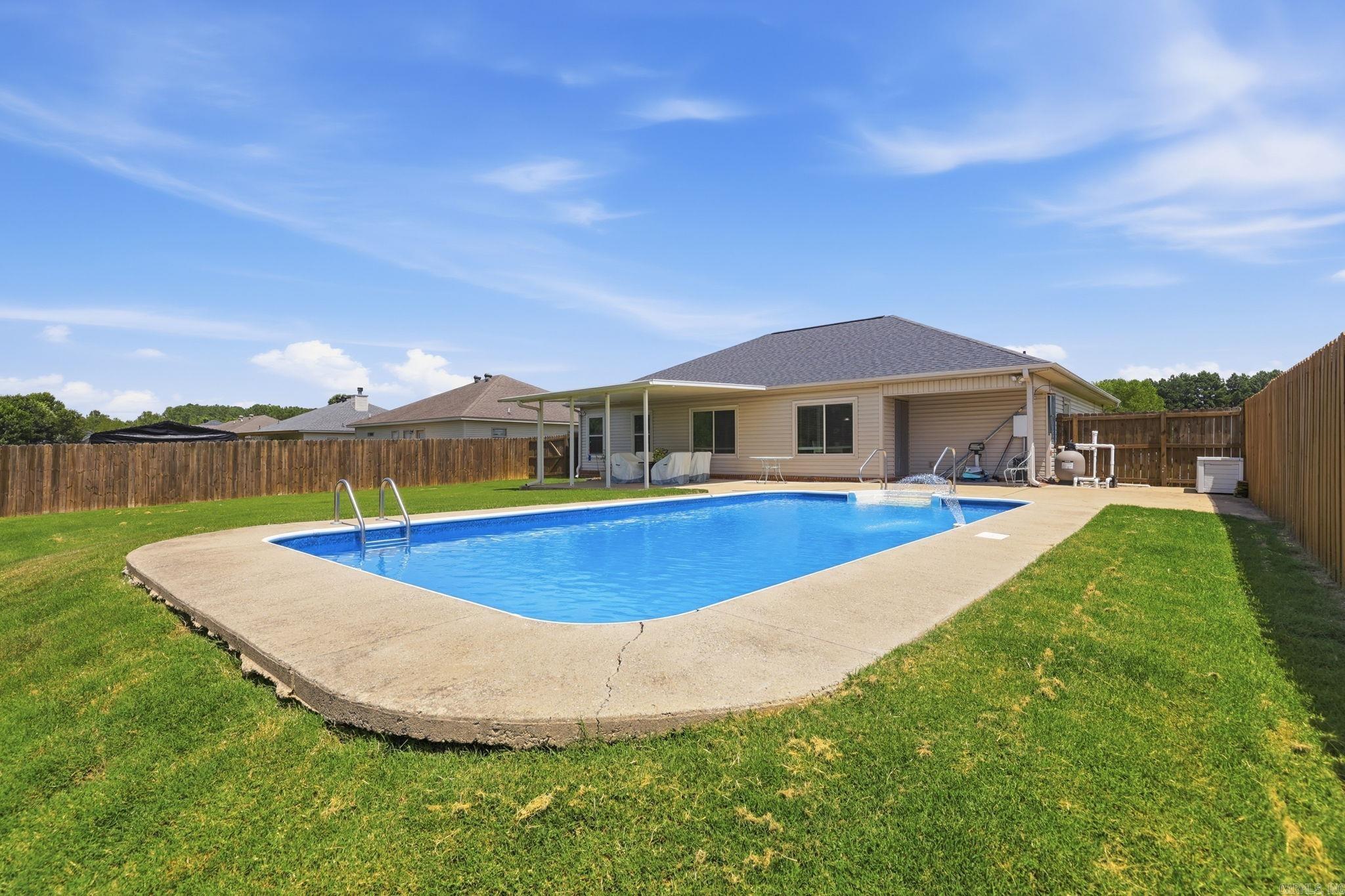 WILLOW LAKE - Residential