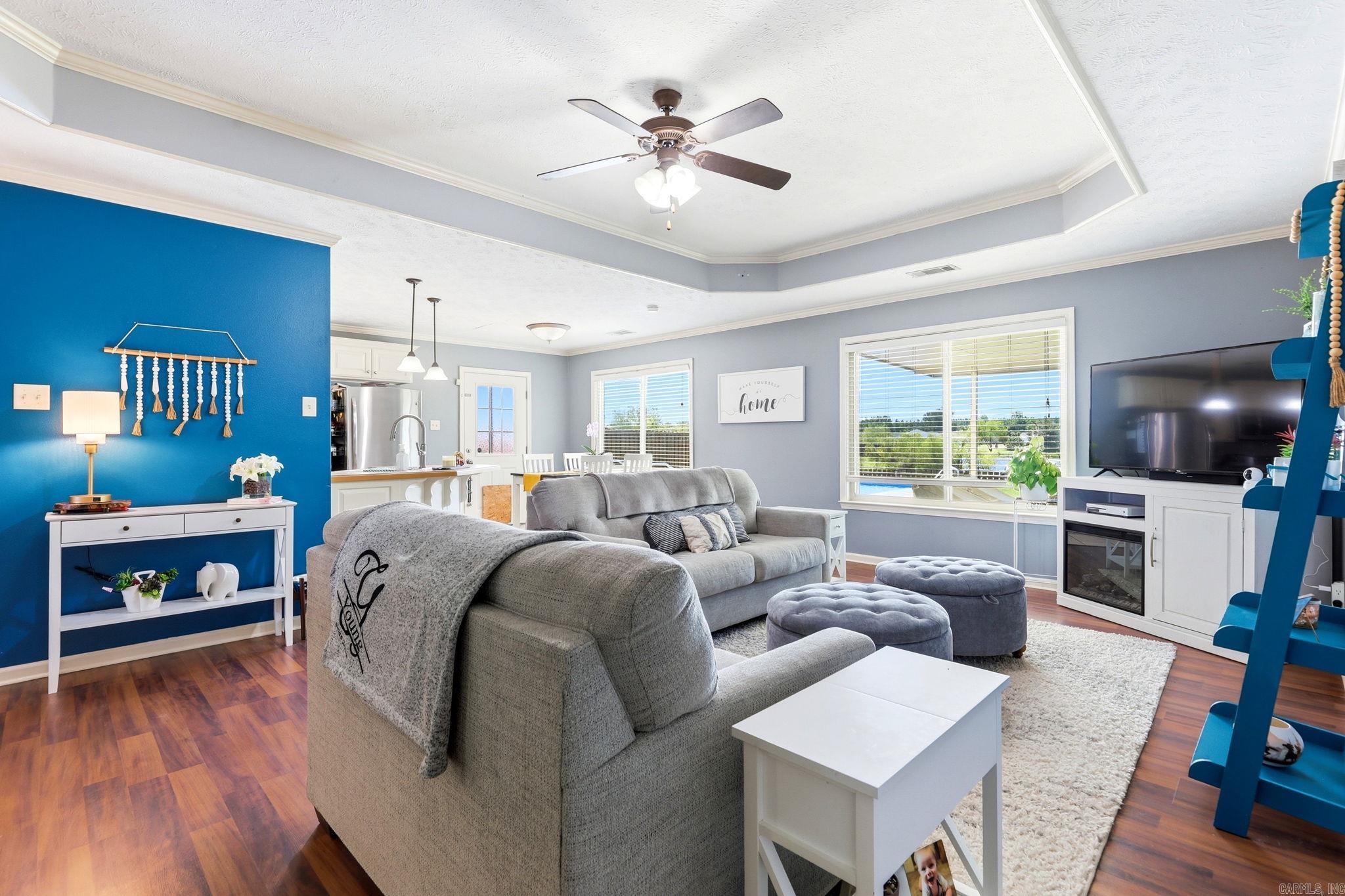 WILLOW LAKE - Residential