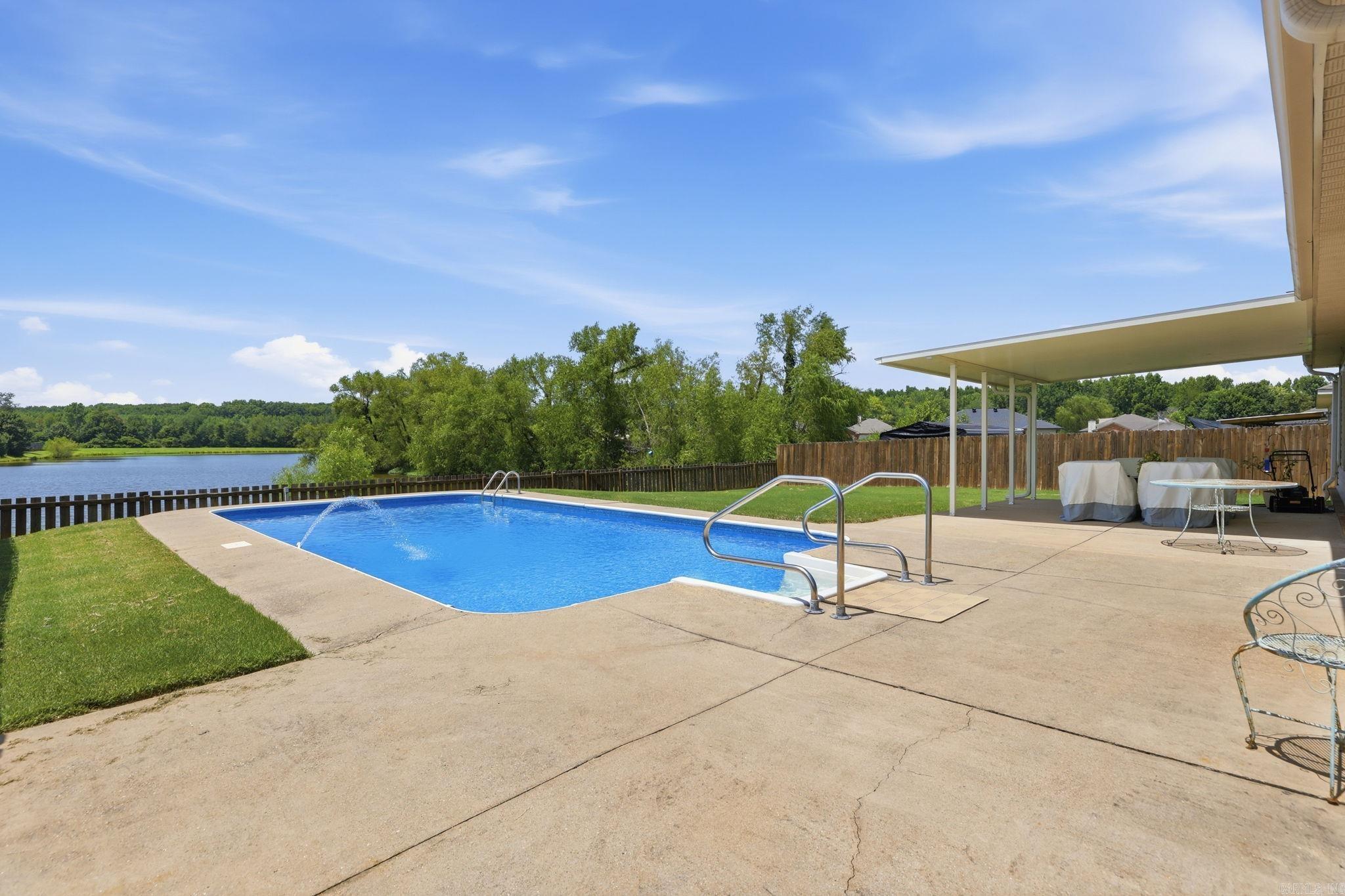 WILLOW LAKE - Residential