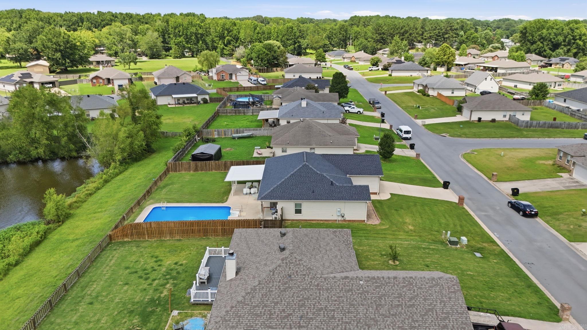 WILLOW LAKE - Residential