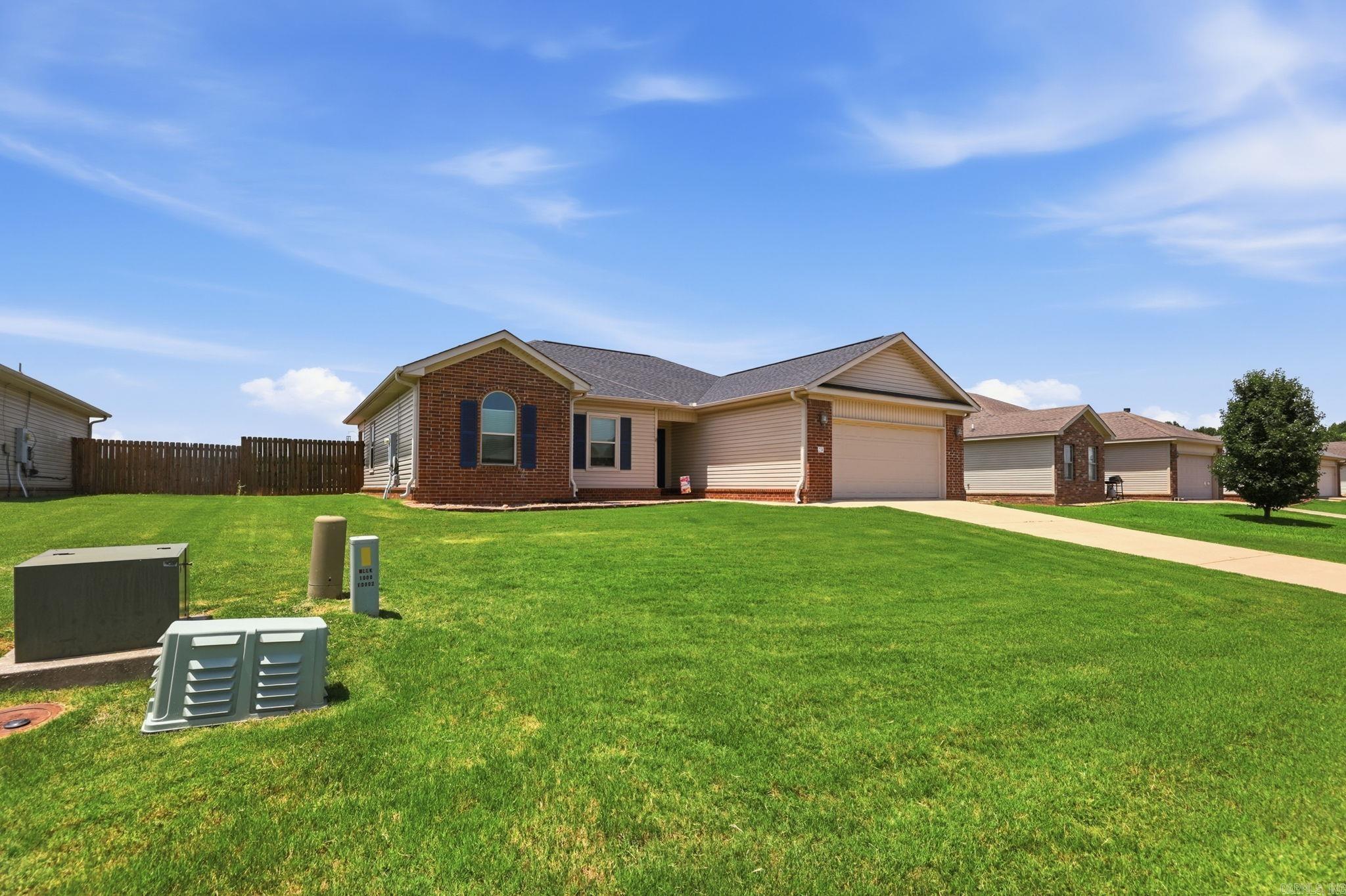 WILLOW LAKE - Residential