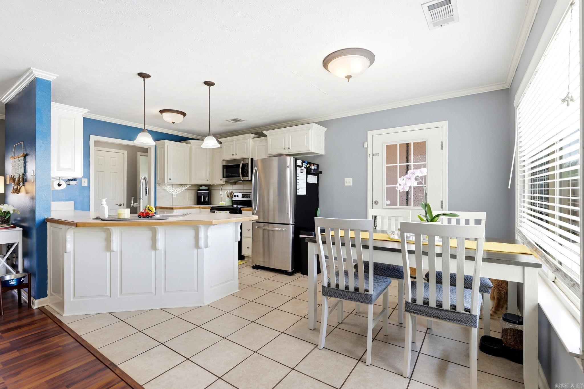 WILLOW LAKE - Residential