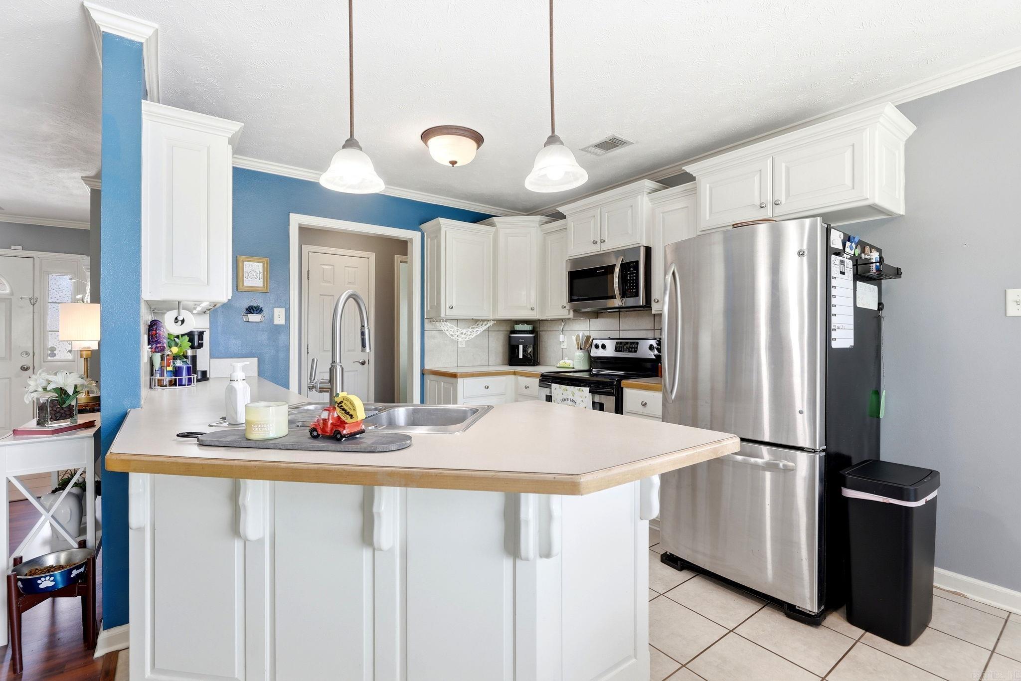WILLOW LAKE - Residential