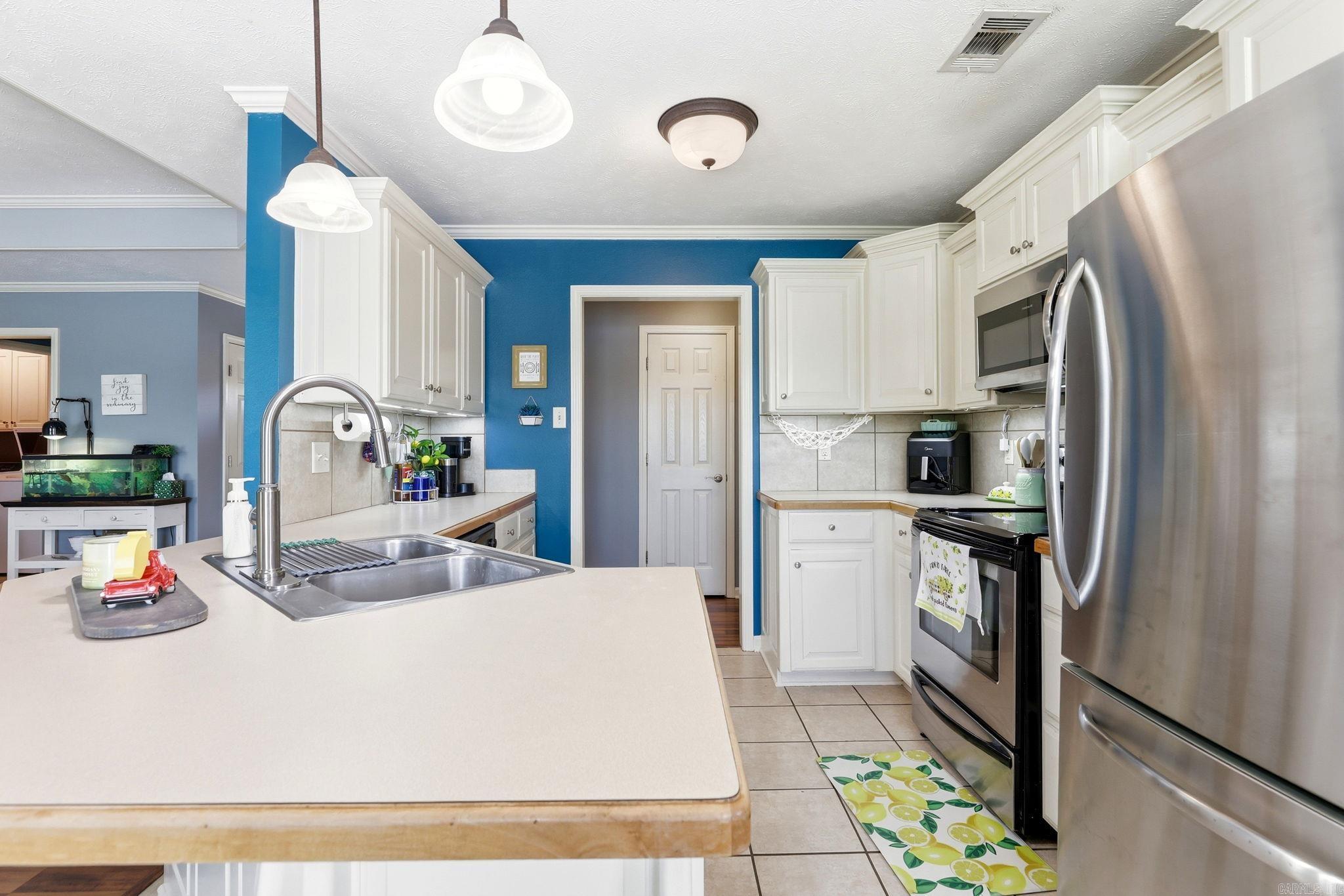 WILLOW LAKE - Residential