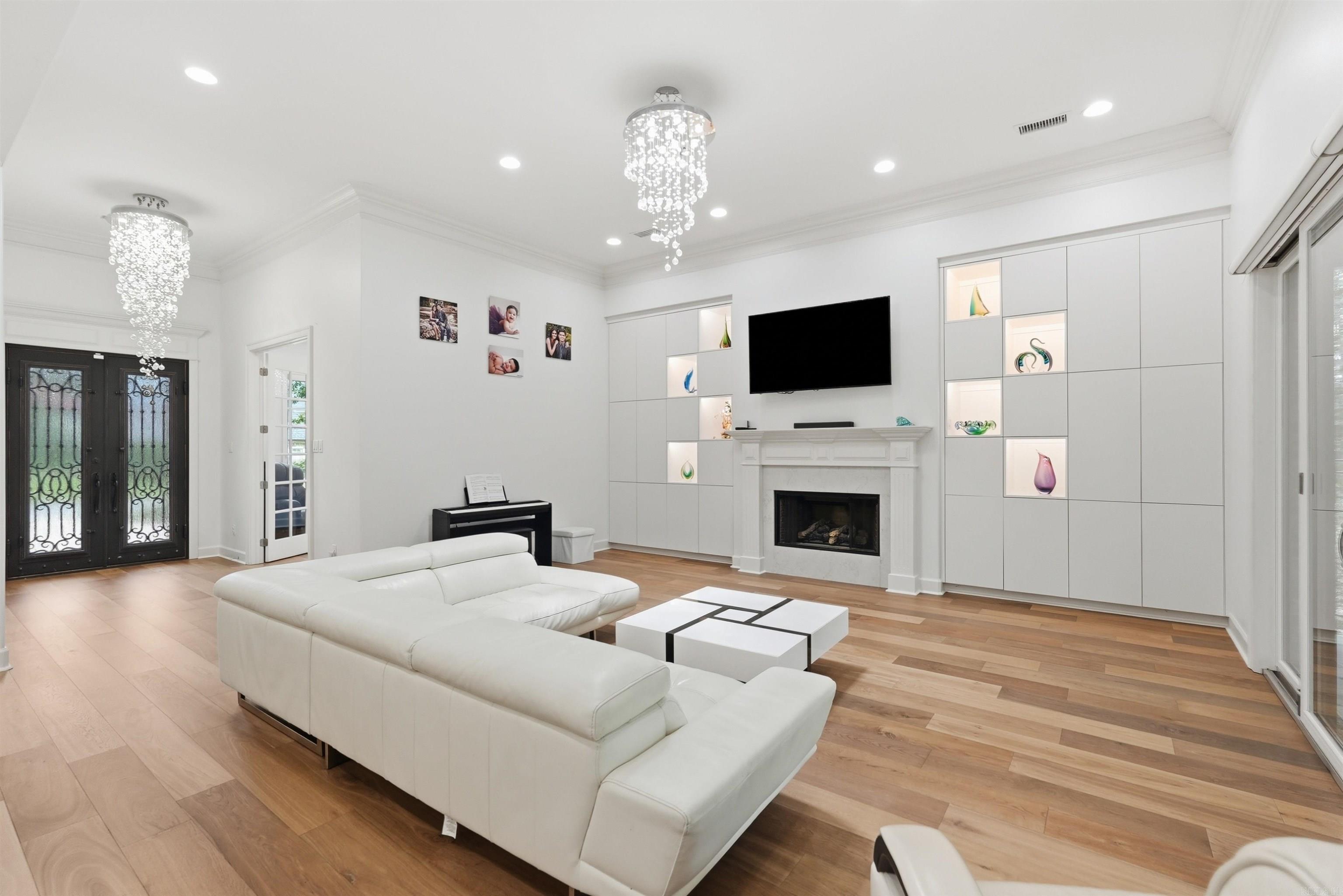 CHENAL VALLEY HALLEN COURT - Residential