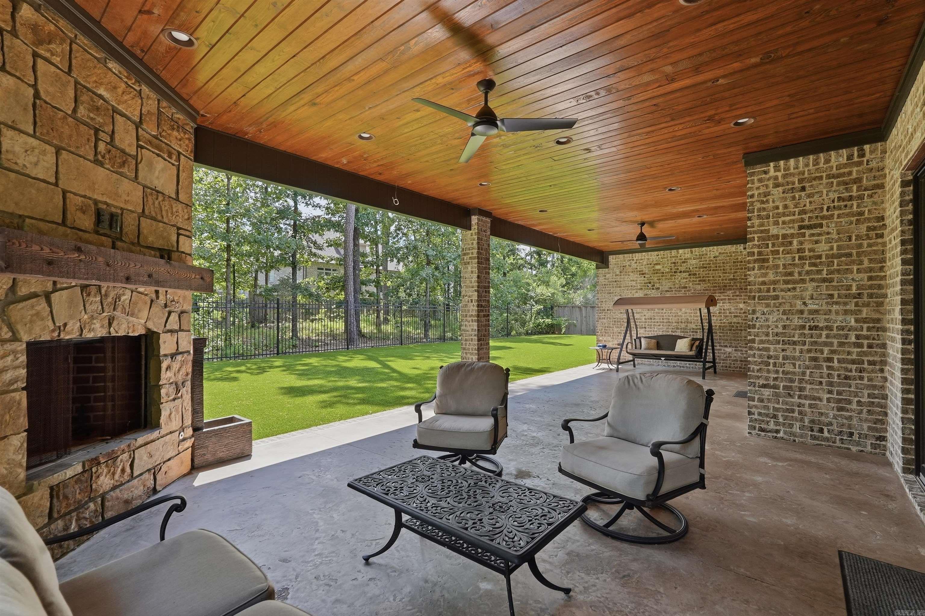 CHENAL VALLEY HALLEN COURT - Residential