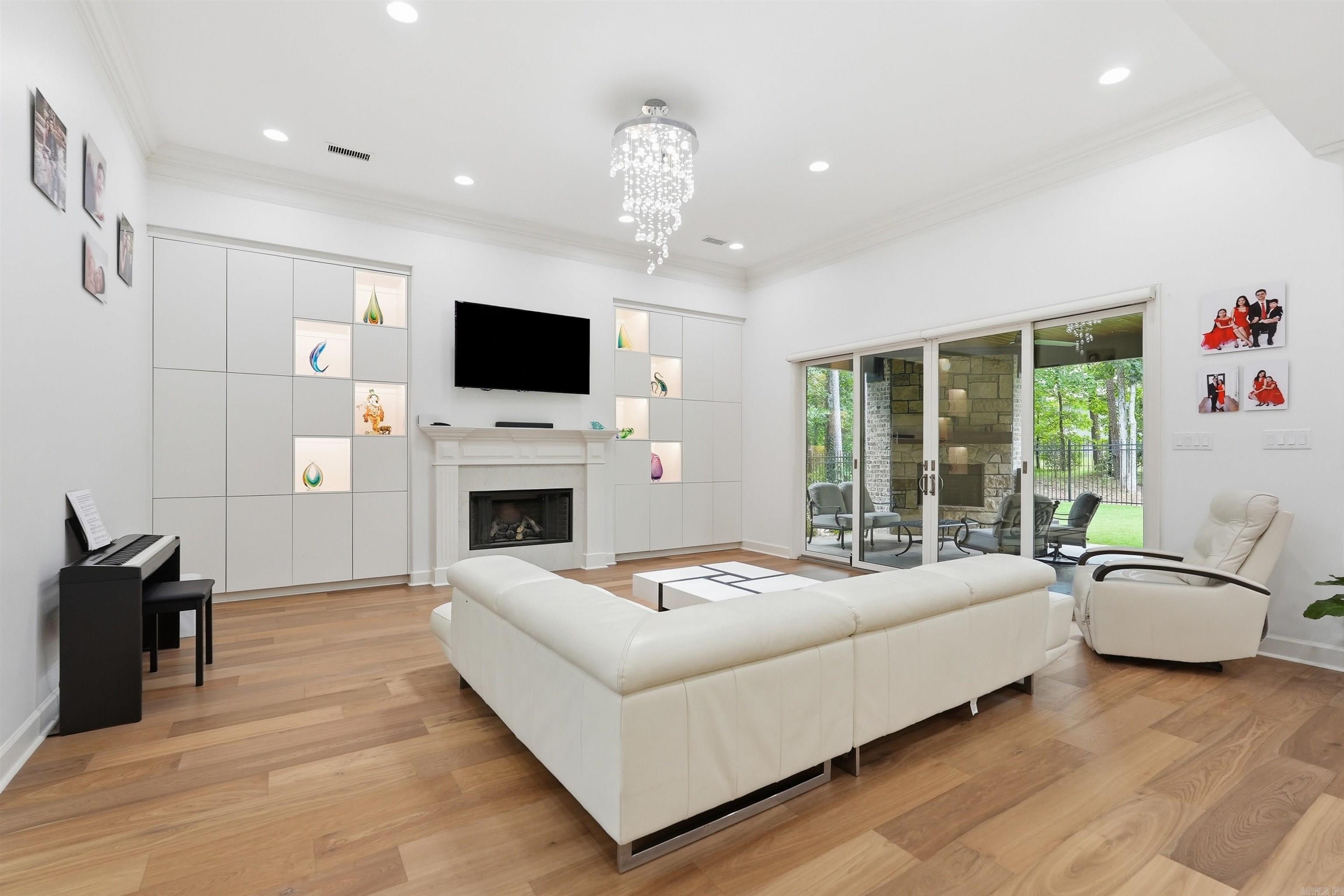 CHENAL VALLEY HALLEN COURT - Residential