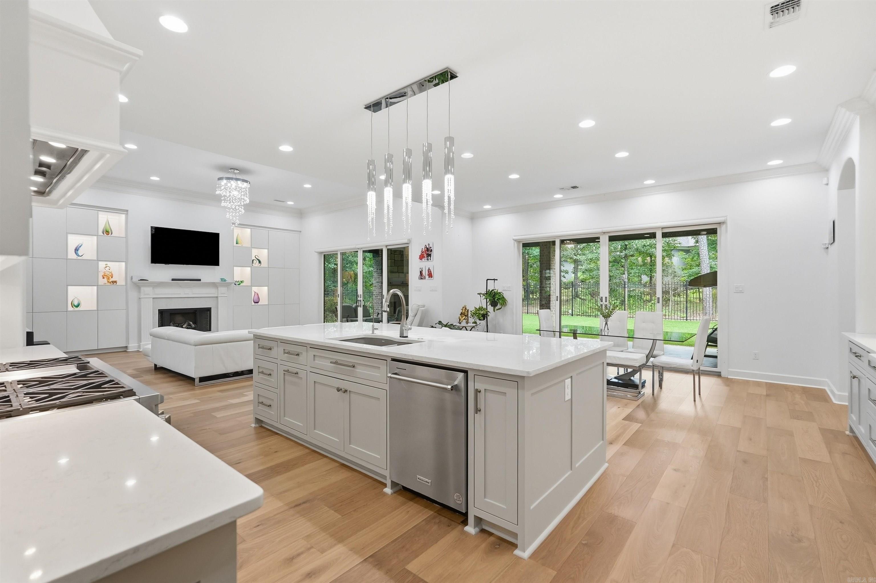 CHENAL VALLEY HALLEN COURT - Residential