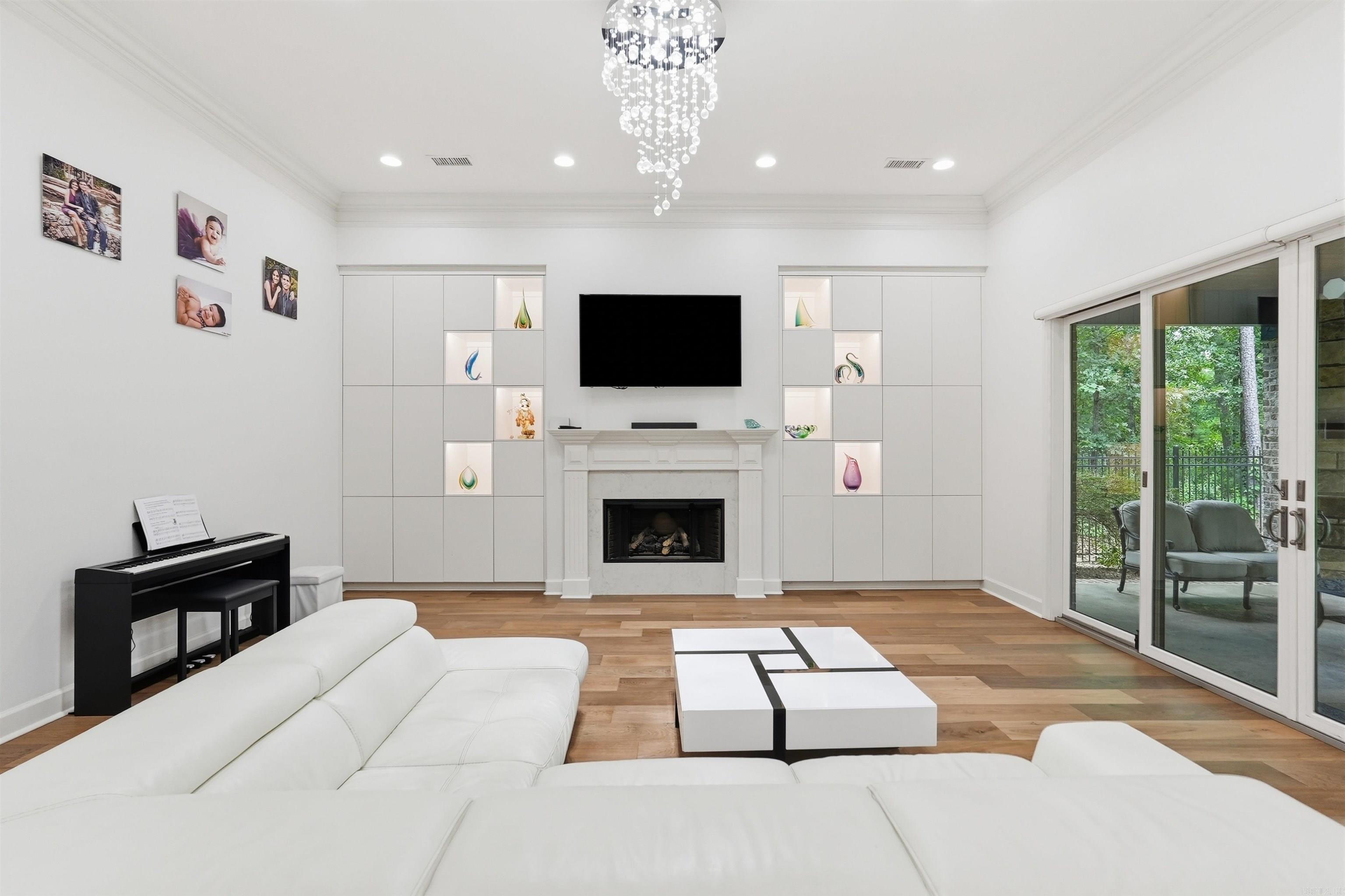CHENAL VALLEY HALLEN COURT - Residential