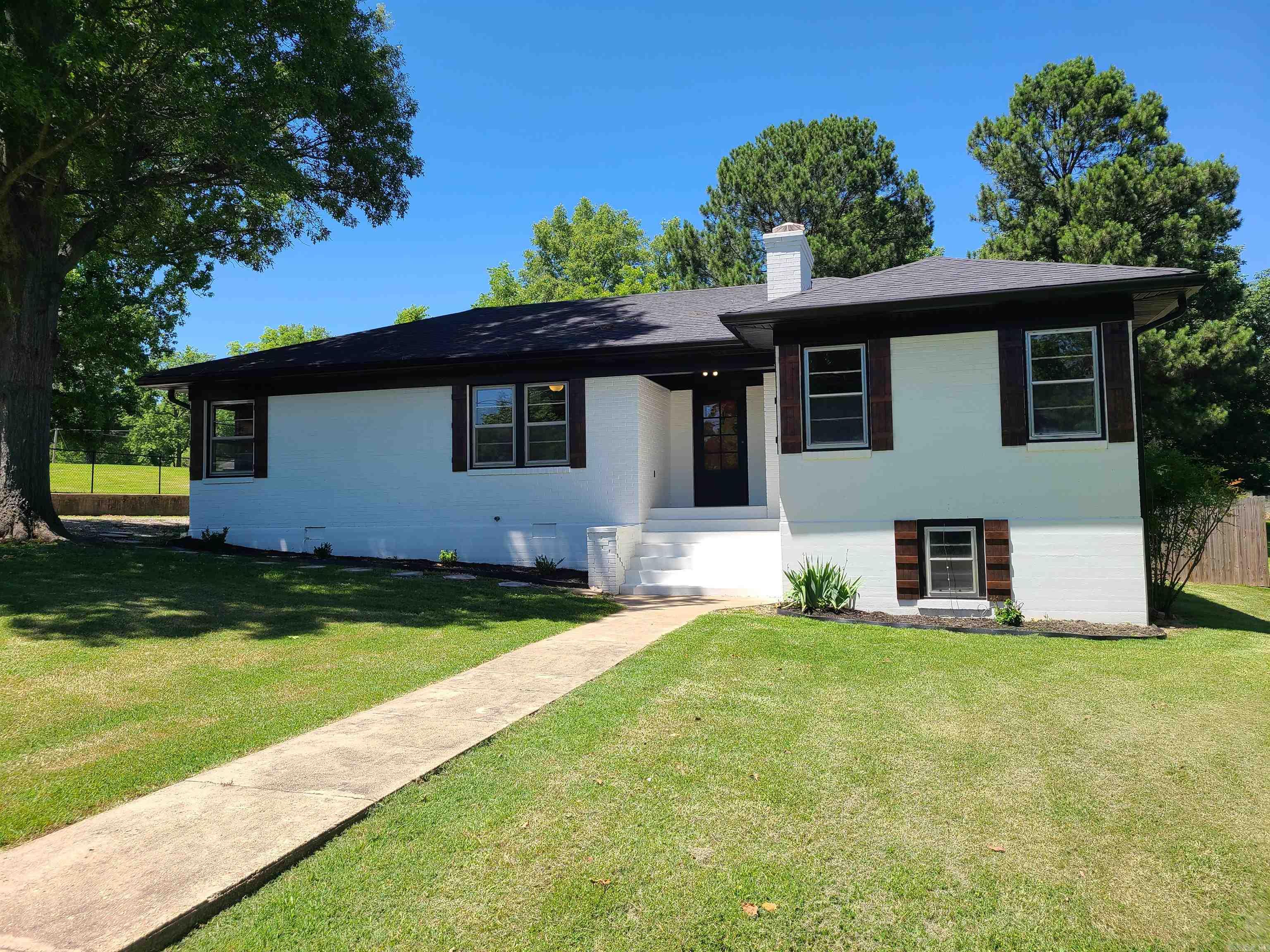 M&B PIGGOTT 2-20-8 - Residential