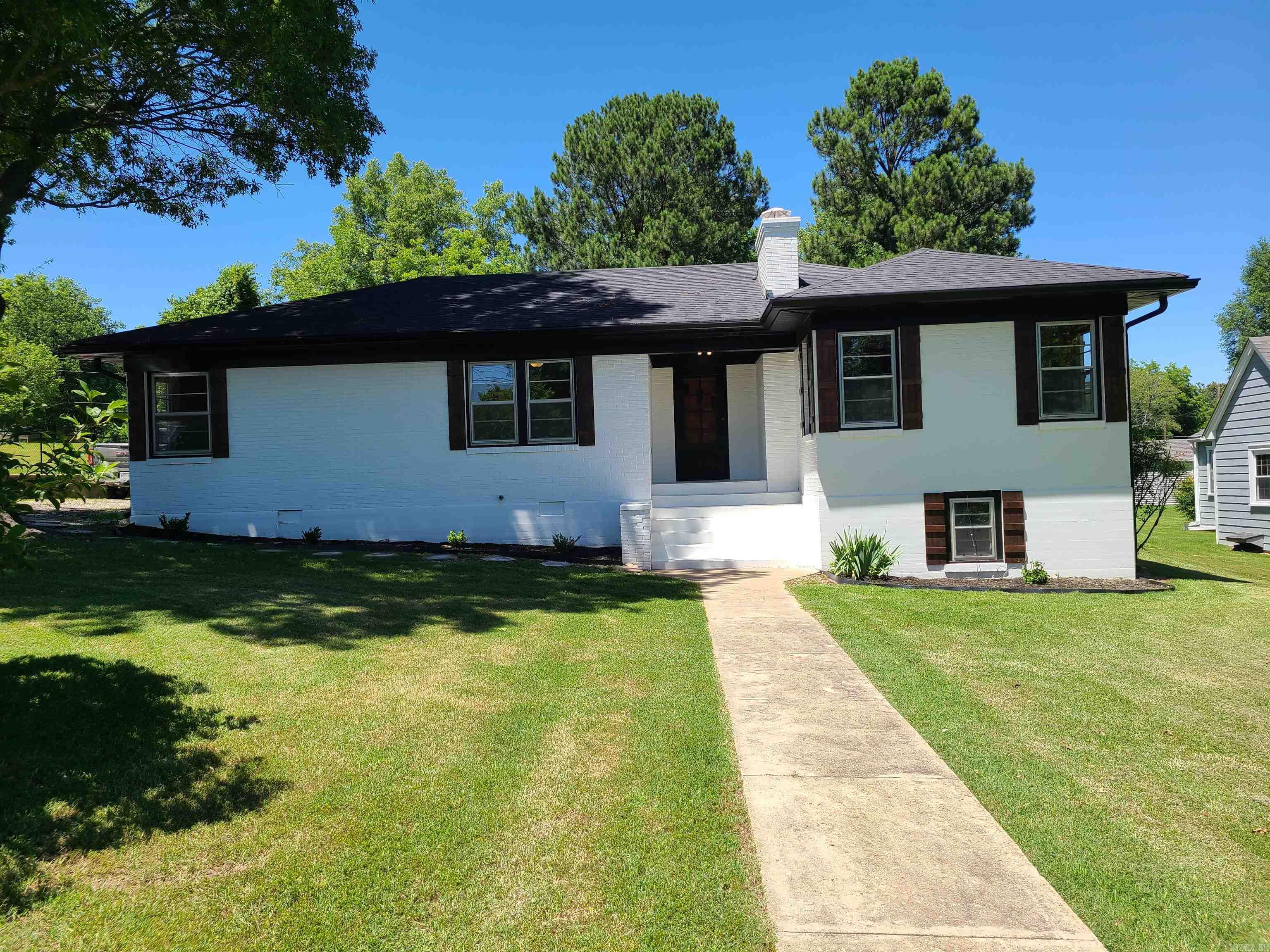 M&B PIGGOTT 2-20-8 - Residential