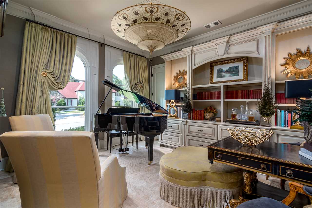 CHENAL VALLEY SOLOGNE CIRCLE - Residential