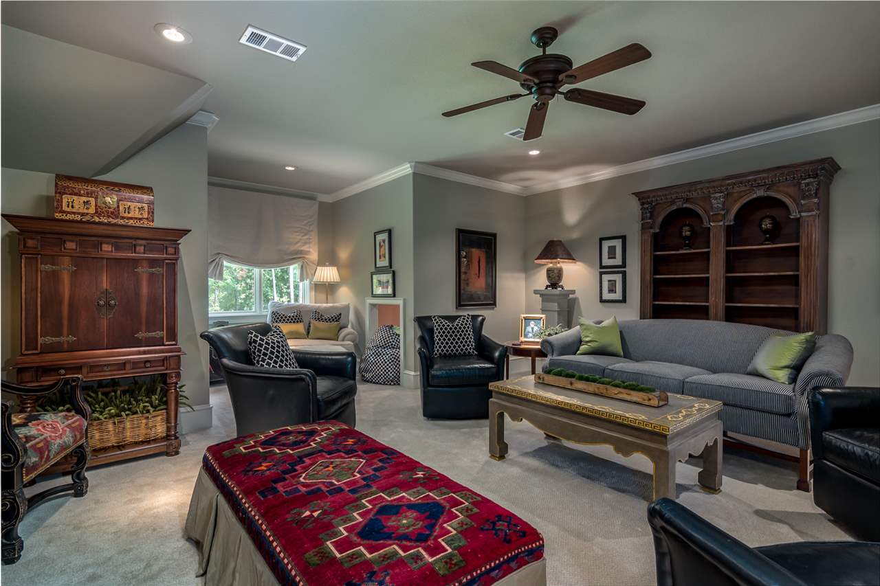 CHENAL VALLEY SOLOGNE CIRCLE - Residential
