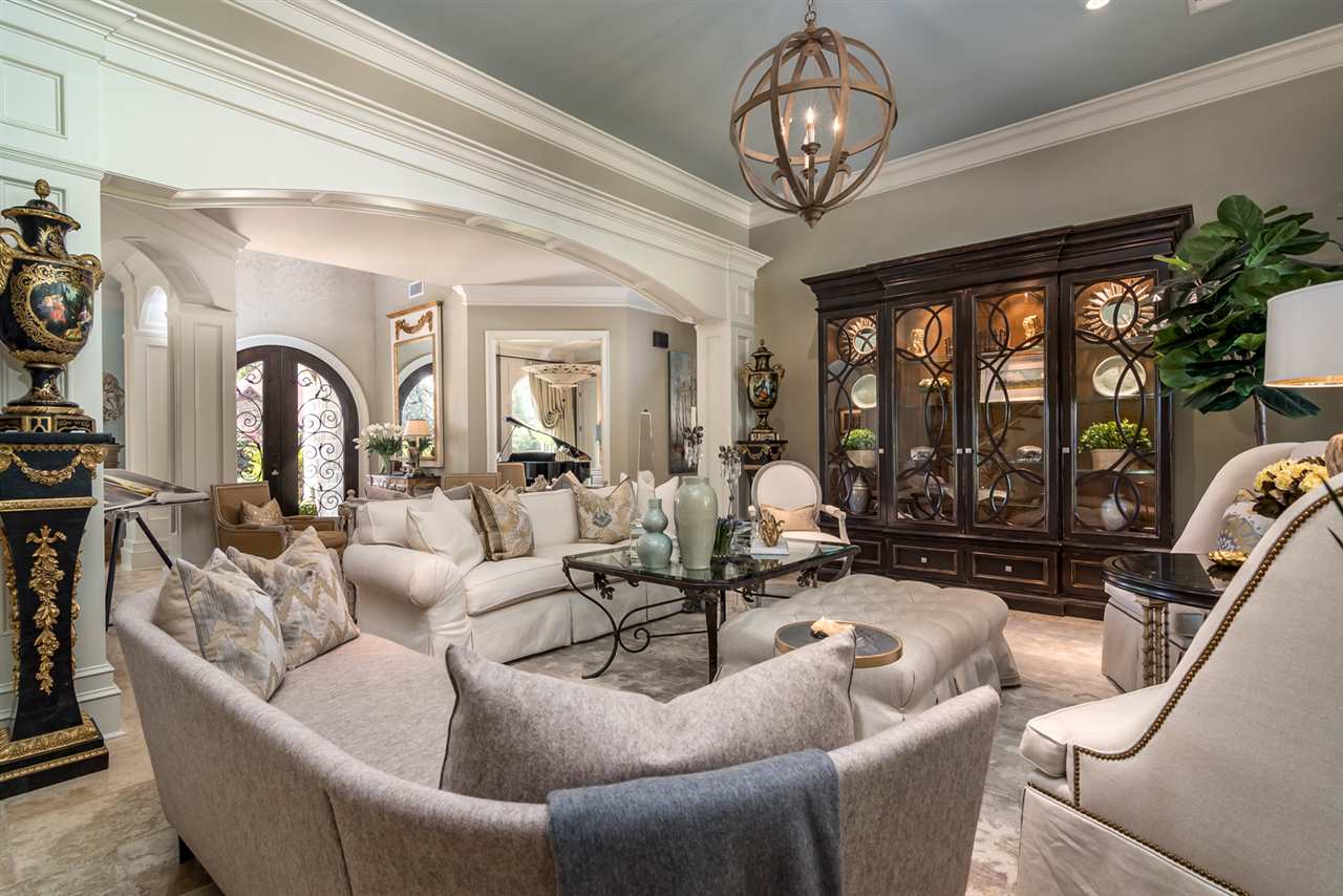 CHENAL VALLEY SOLOGNE CIRCLE - Residential