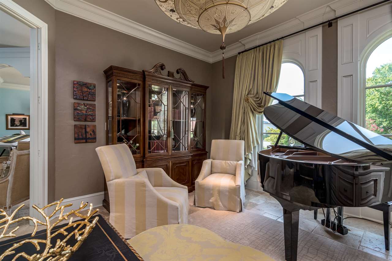 CHENAL VALLEY SOLOGNE CIRCLE - Residential