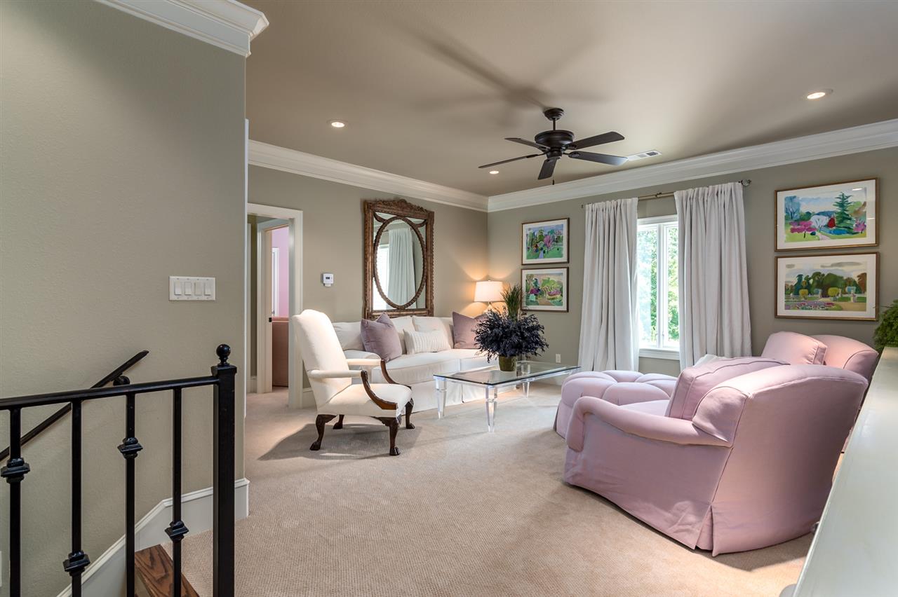 CHENAL VALLEY SOLOGNE CIRCLE - Residential