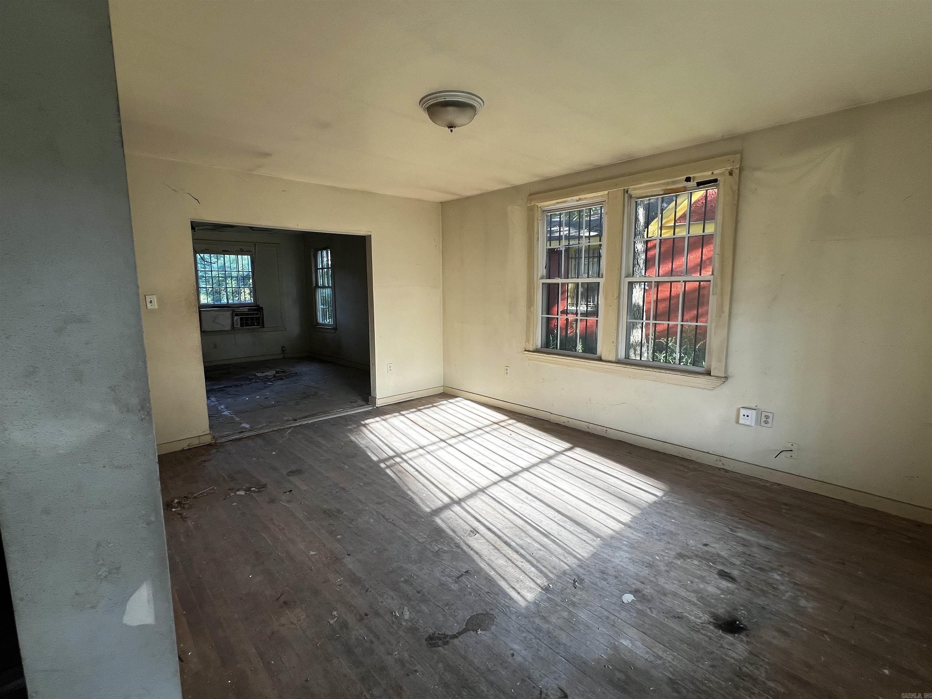 CHESTERFIELD SQUARE - Residential