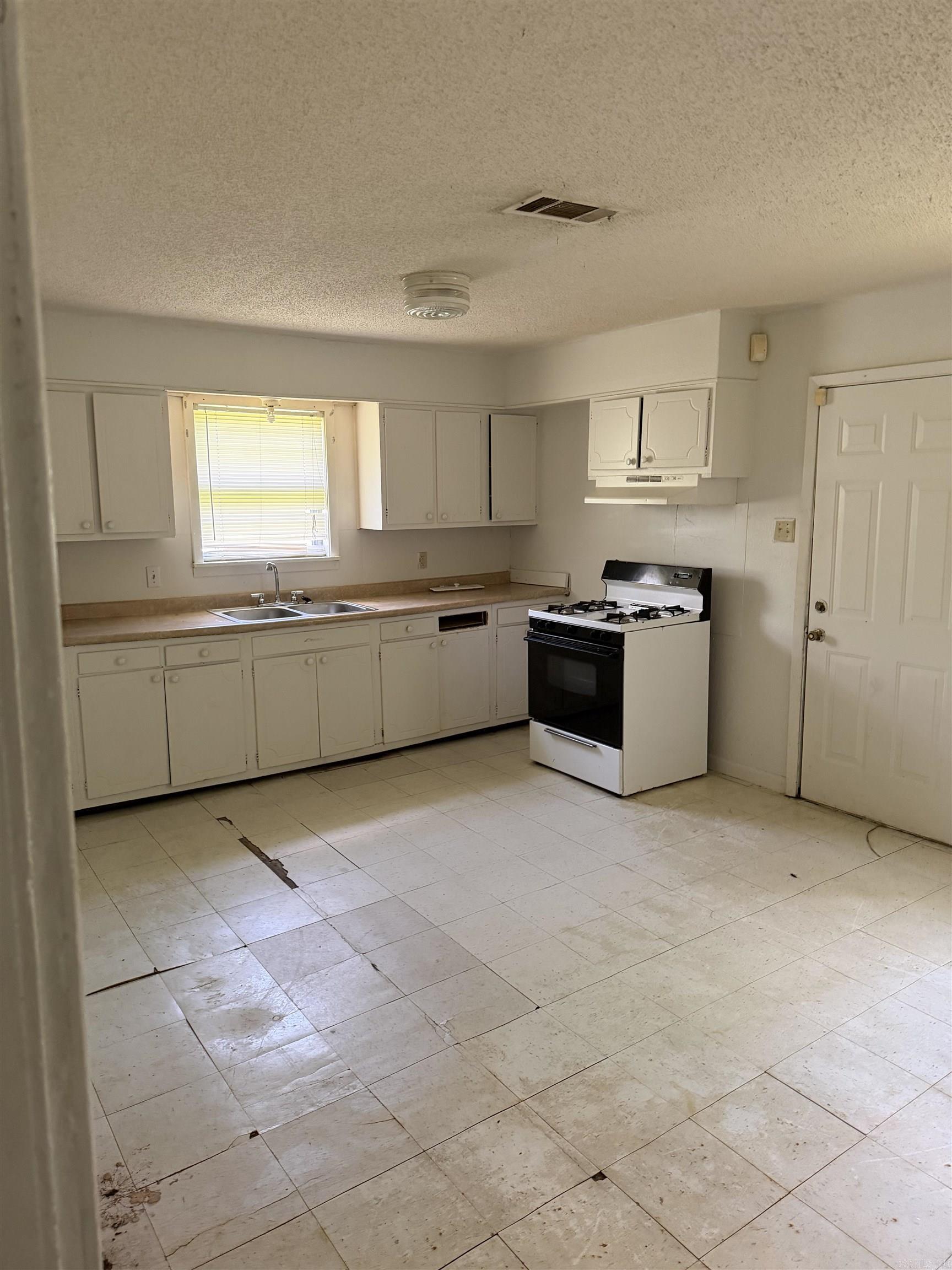 MONKS SOUTHWESTERN ADD - Residential