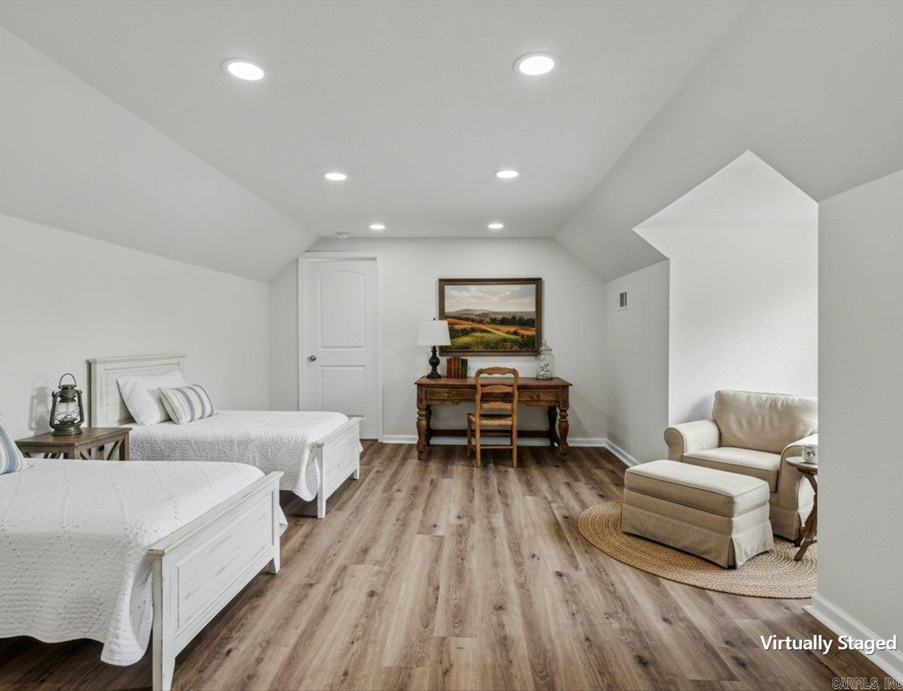 REEDWOOD - Residential