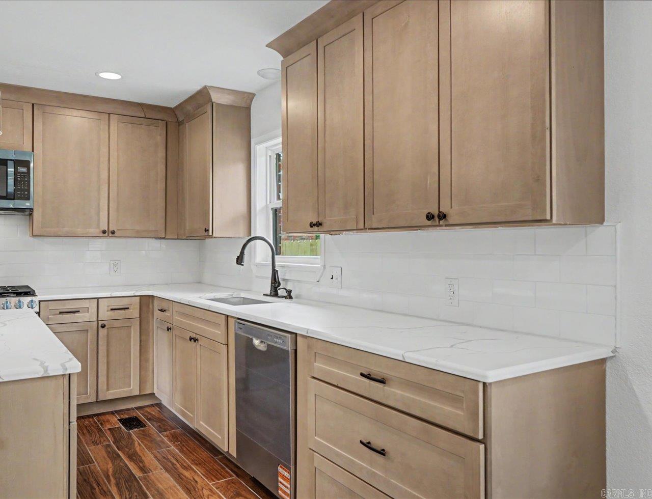 REEDWOOD - Residential