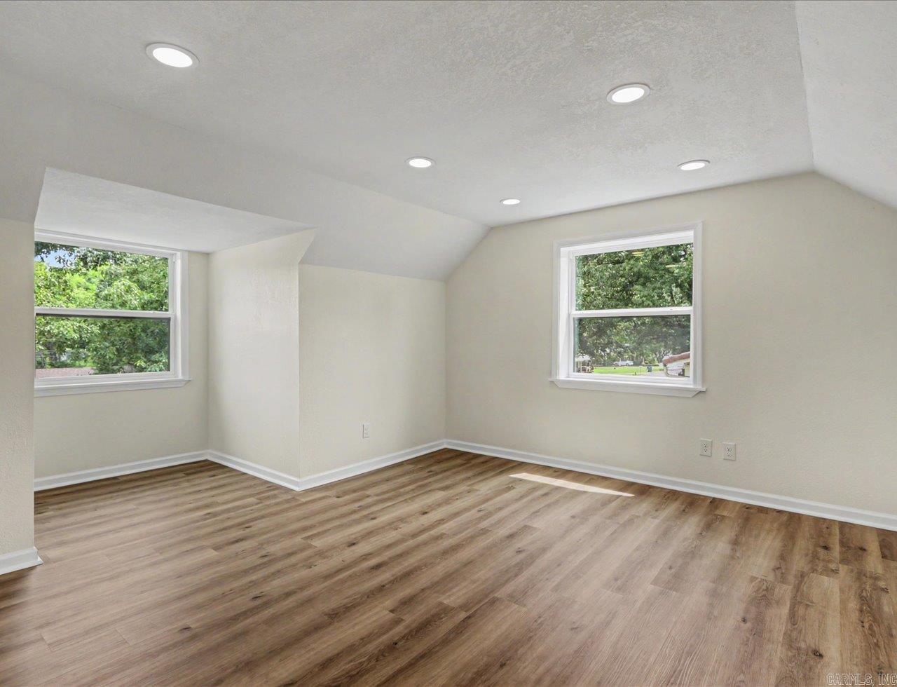 REEDWOOD - Residential
