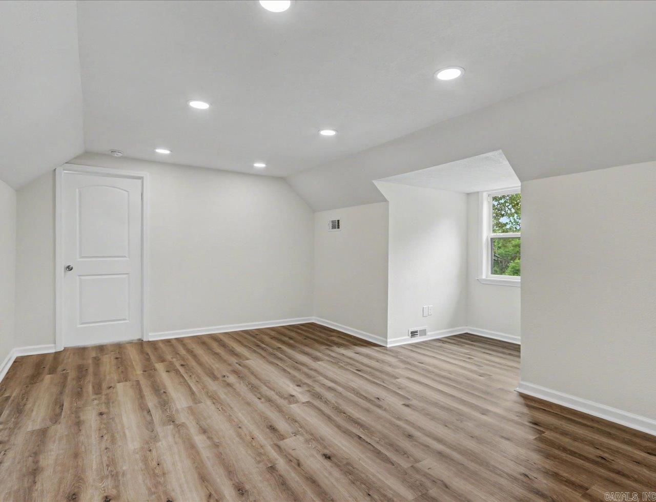 REEDWOOD - Residential