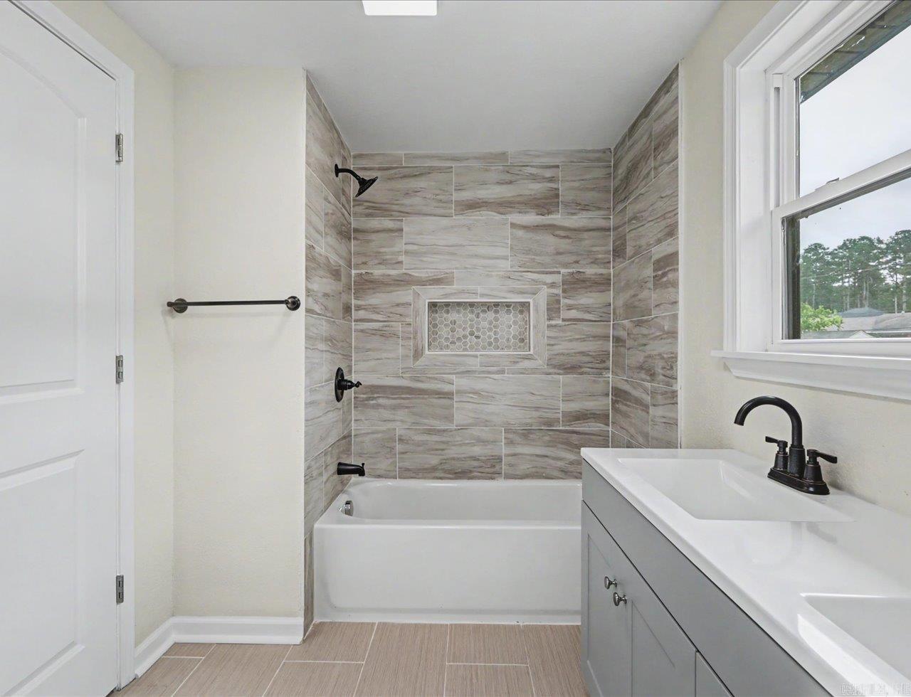 REEDWOOD - Residential