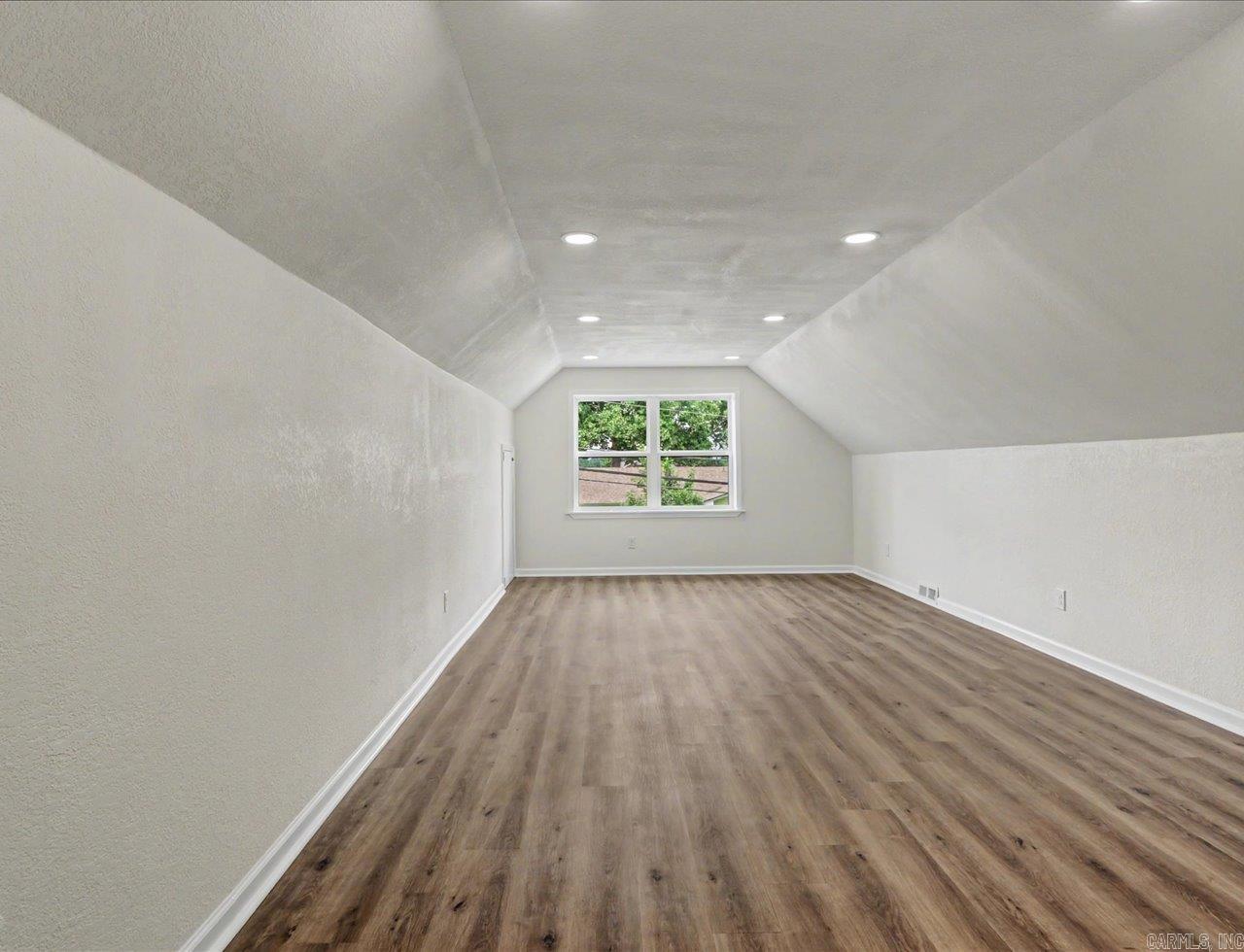 REEDWOOD - Residential