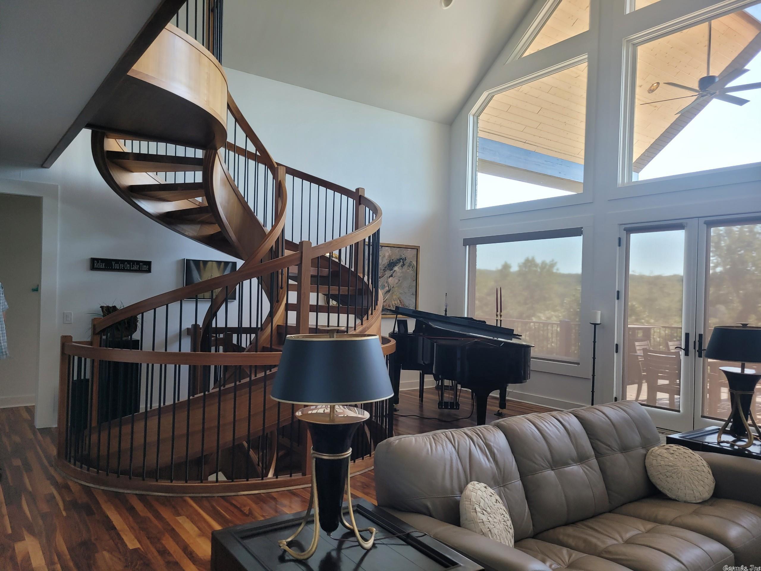 SKYPOINT ESTATES - Residential