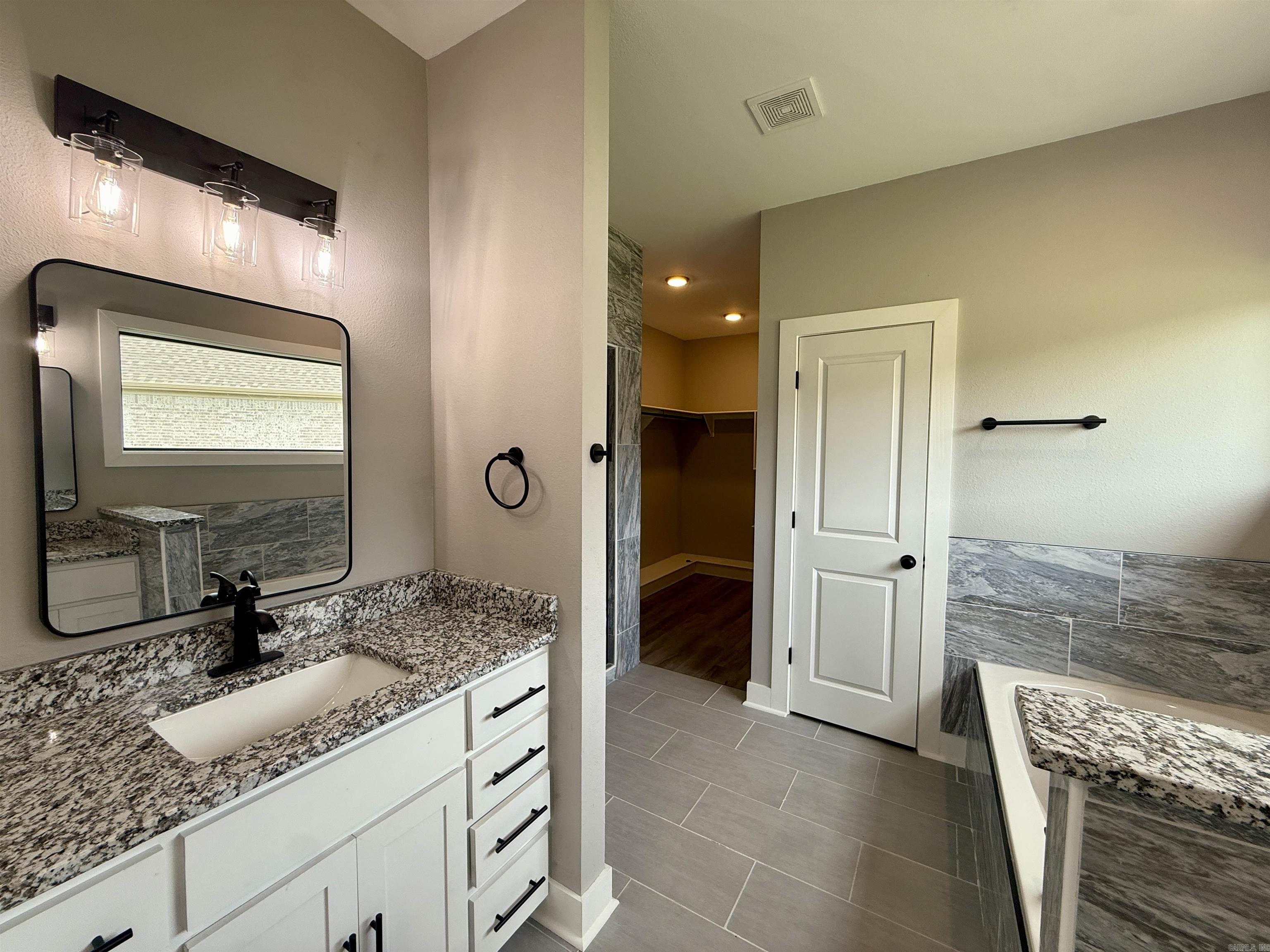 EAST MEADOW - Residential