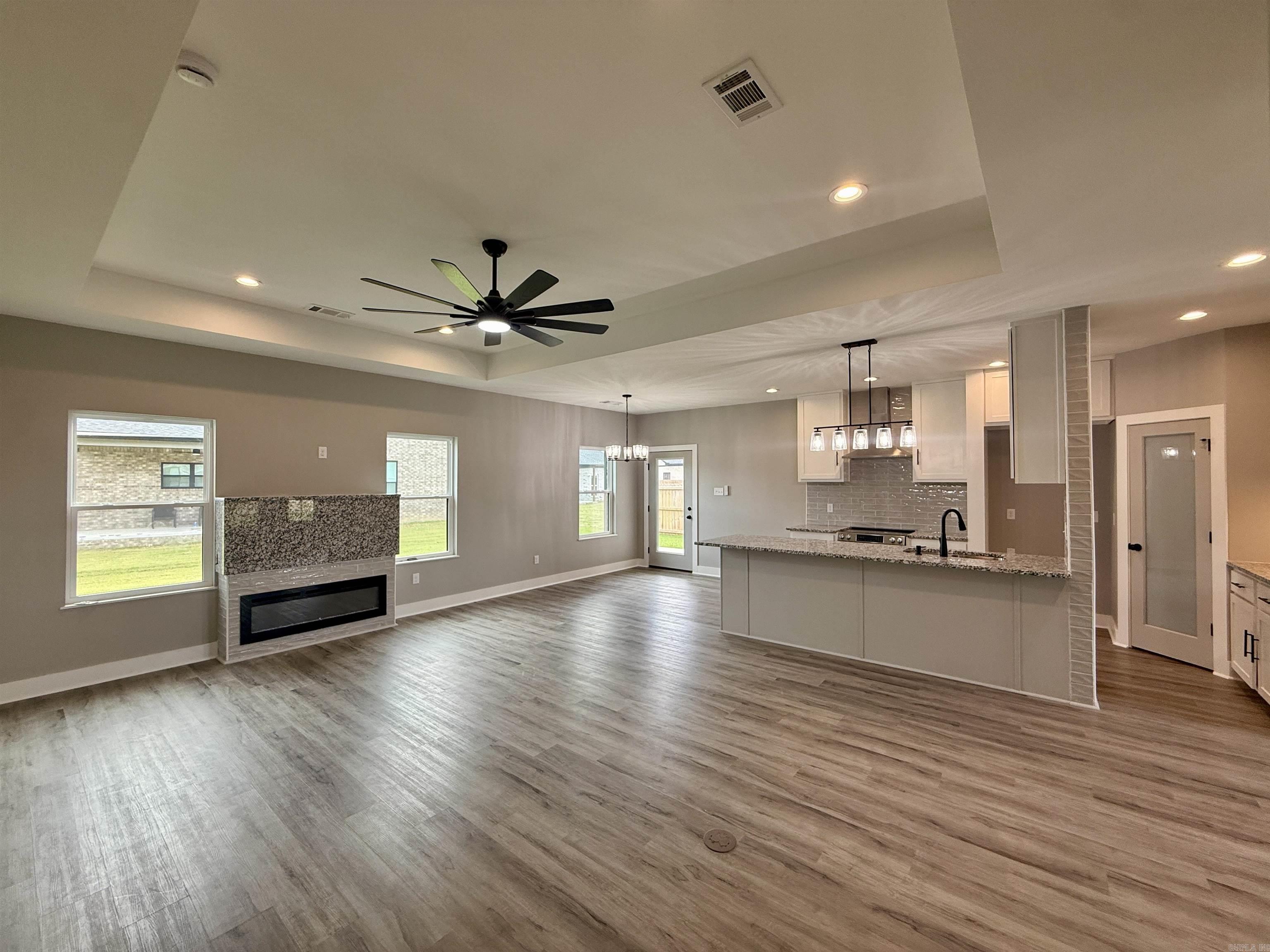 EAST MEADOW - Residential