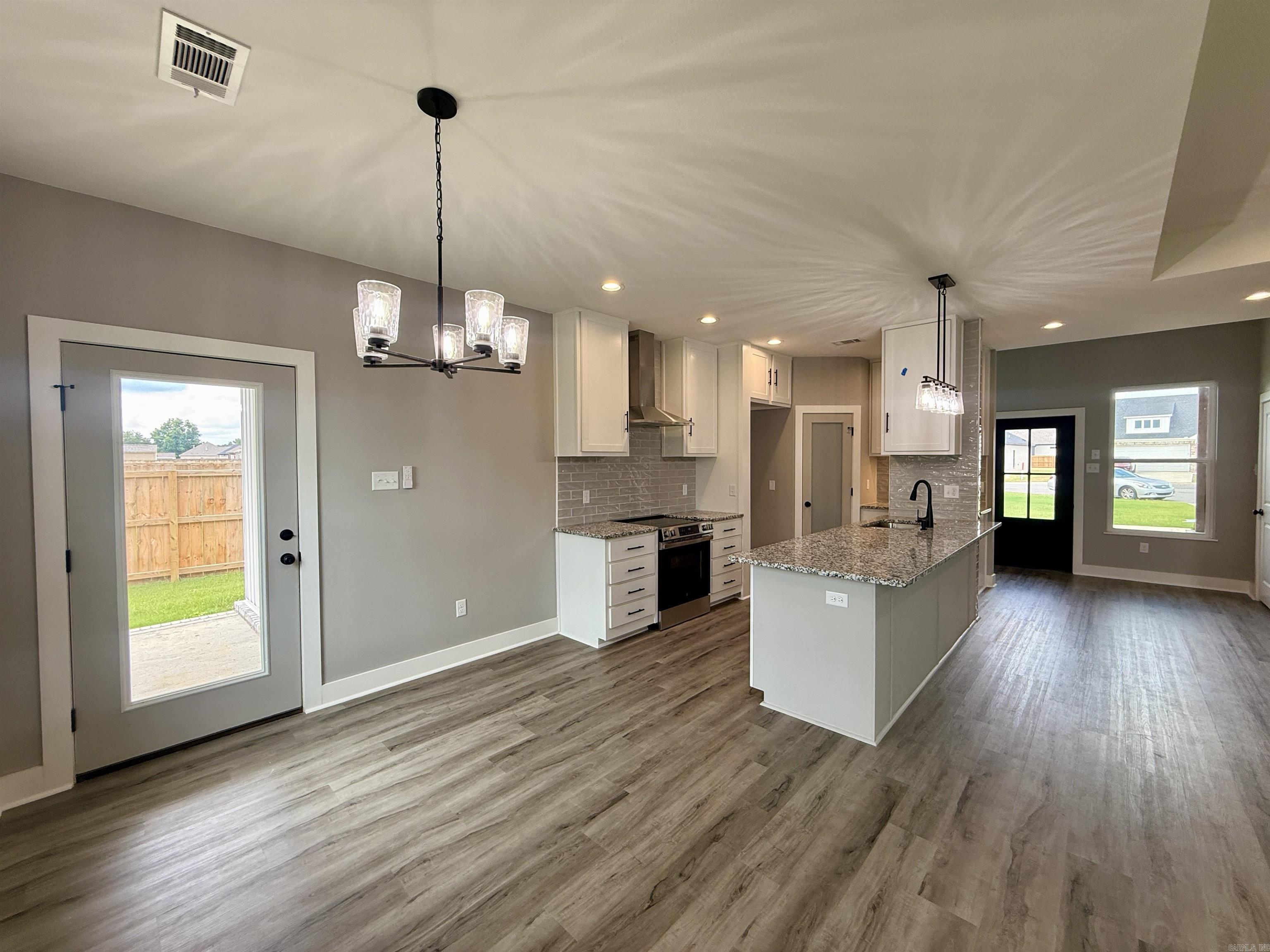 EAST MEADOW - Residential