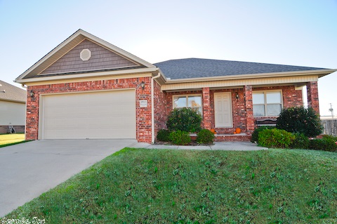 Immaculate One Owner Home on Quiet Cul-de-sac on Level Lot.  3bed/2bath w/ Open Floor Plan. Large Eat-In Kitchen w/ Breakfast Bar and Pantry. Large Living Room w/ 9ft Ceilings. Master Bedroom Includes Walk-In Closet & Canned Lighting. Master Bath Includes Double Vanity, Walk-In Shower, and Jacuzzi Tub. Split Floor Plan w/ Textured Walls Throughout. Laundry Room. Insulated Garage Door & Partially Floored Attic. Large Backyard w/ Single & Double Gates. Storage Shed. Don't Miss This Great House!!!