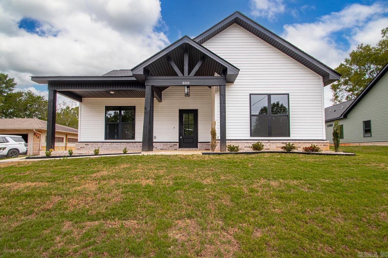 Brand New Construction!  Great layout in a well established neighborhood. This 3 bedroom 2 bath home offers a split floorplan, luxury vinyl and tile floors, granite counter tops, gas range and fireplace, fully fenced yard, gutters, rear load garage with a lot of parking.   A must see quality construction at a great price!