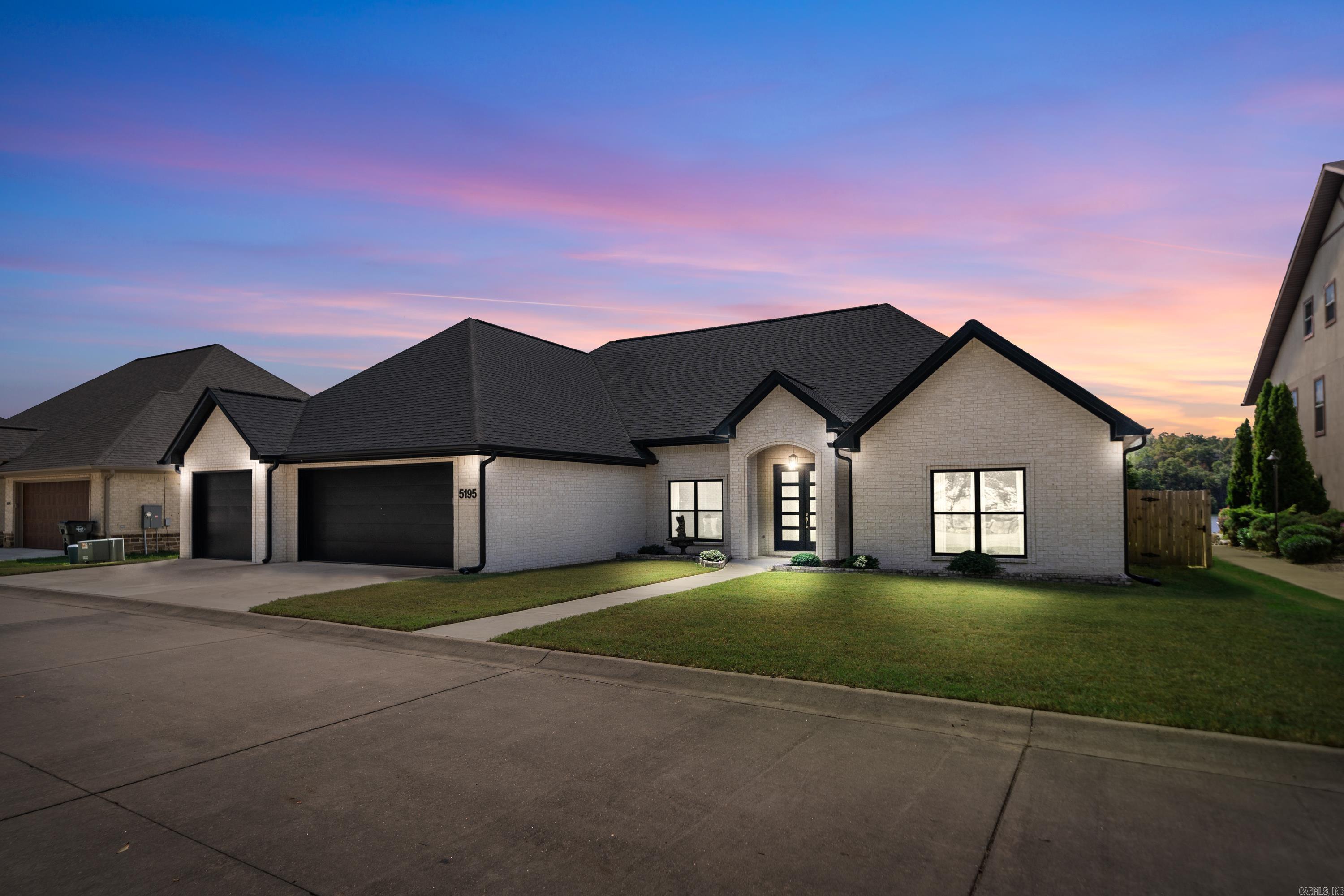 Lakeside Gardens - Residential