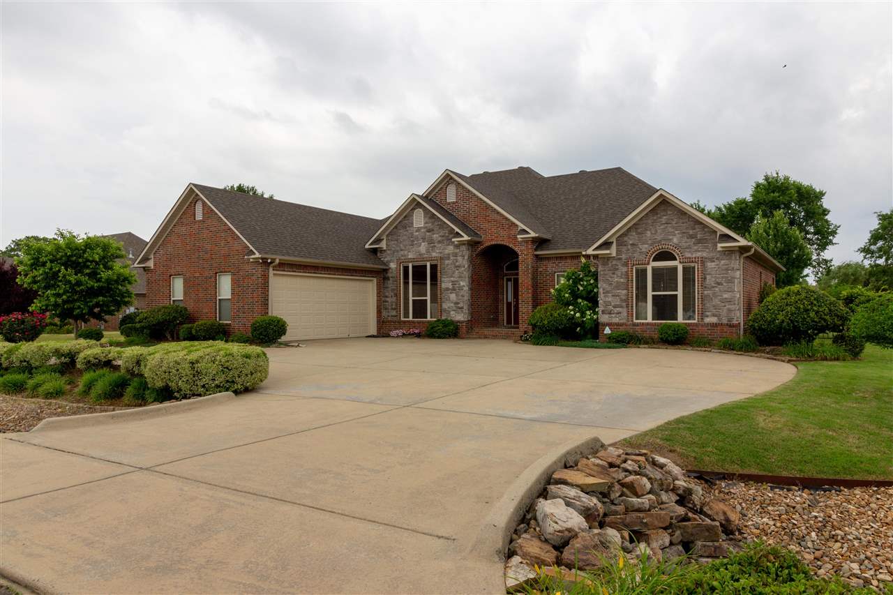 This beautiful corner lot home with circle drive is located conveniently inside Conway on almost an acre. This property comes with a spacious kitchen with a built-in island as well as a multifunctional upstairs bonus room with full bath. Cozy up on a cool day in the sunroom with double sided fireplace.  Seller offering an American Home Shield Home Warranty to buyer. For more information on this amazing property, call us today!