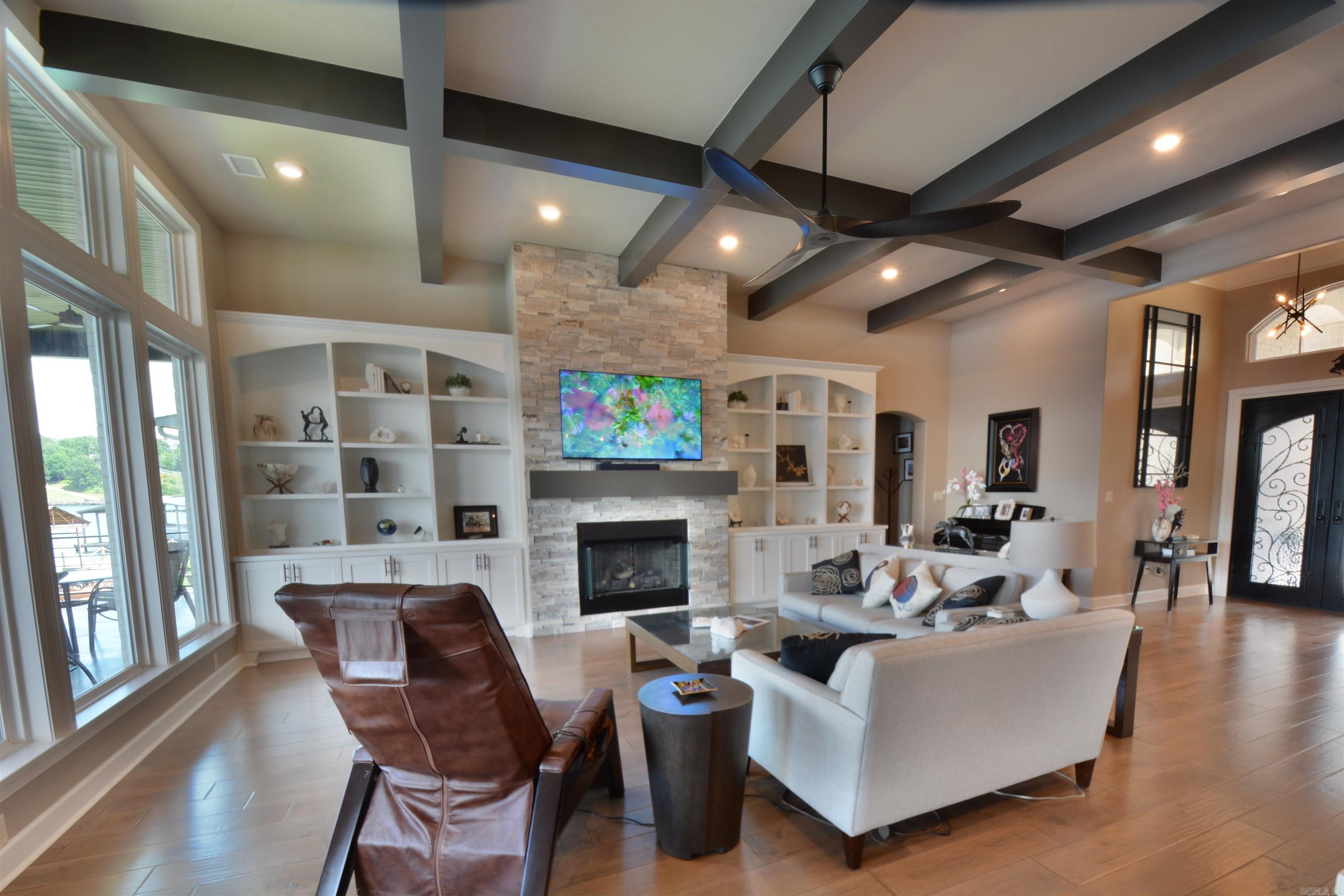 VANCE LAKE - Residential