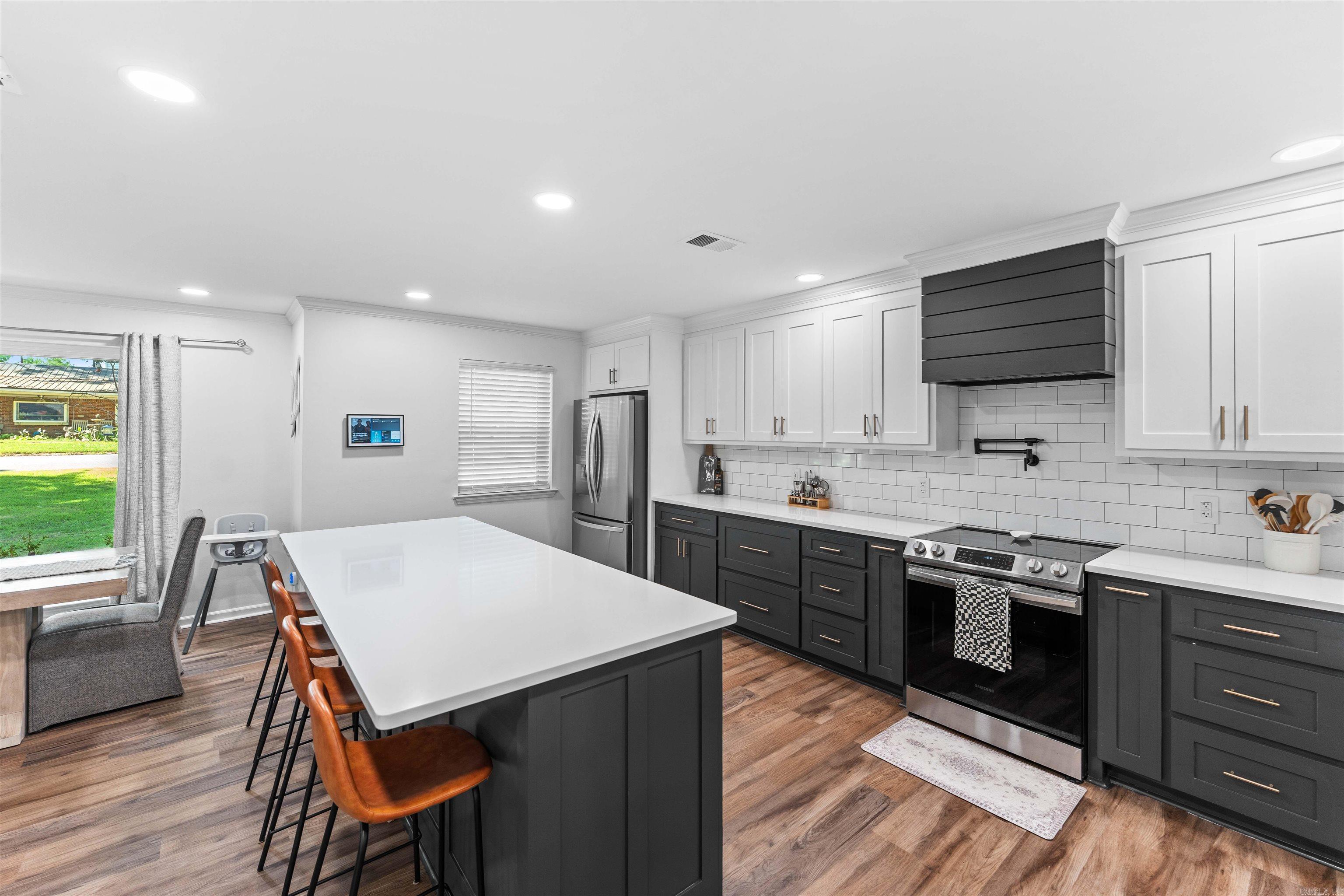 BLOOMFIELD HILLS - Residential