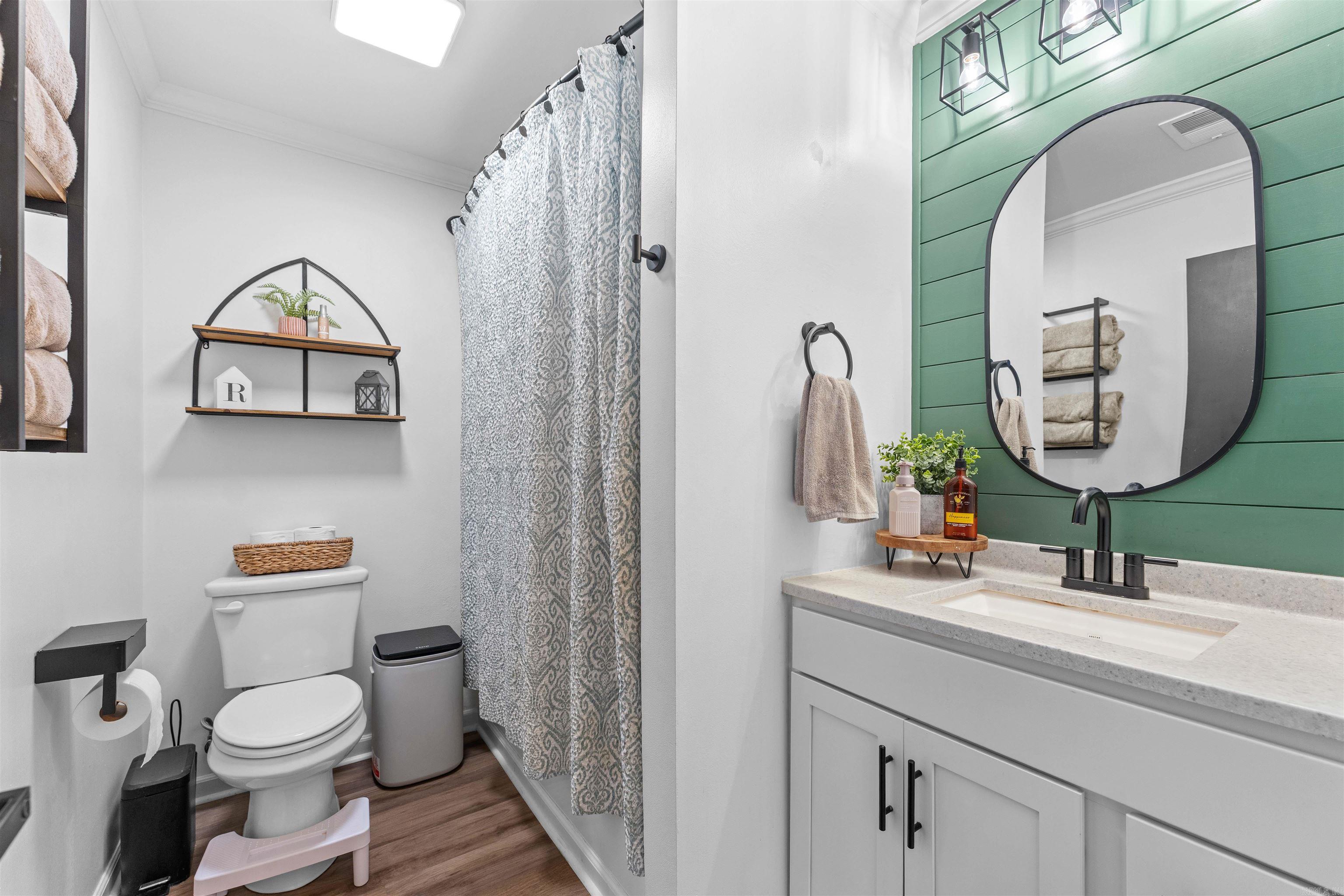 BLOOMFIELD HILLS - Residential