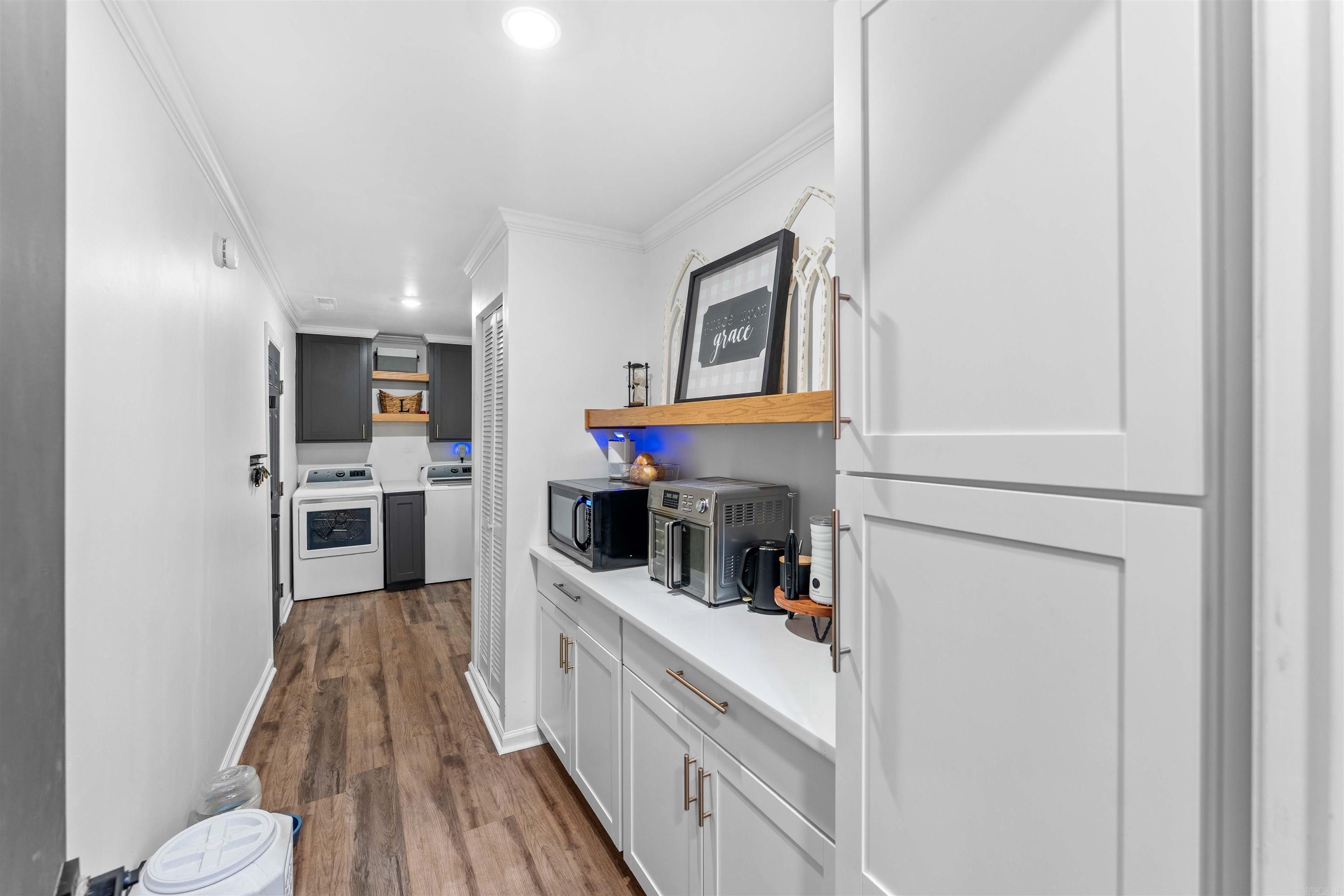 BLOOMFIELD HILLS - Residential
