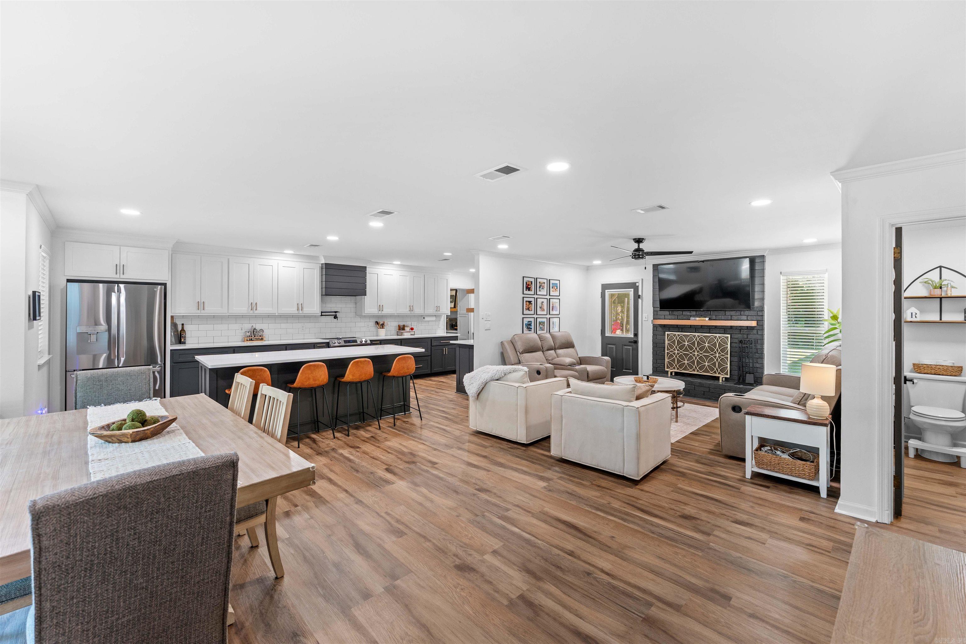 BLOOMFIELD HILLS - Residential